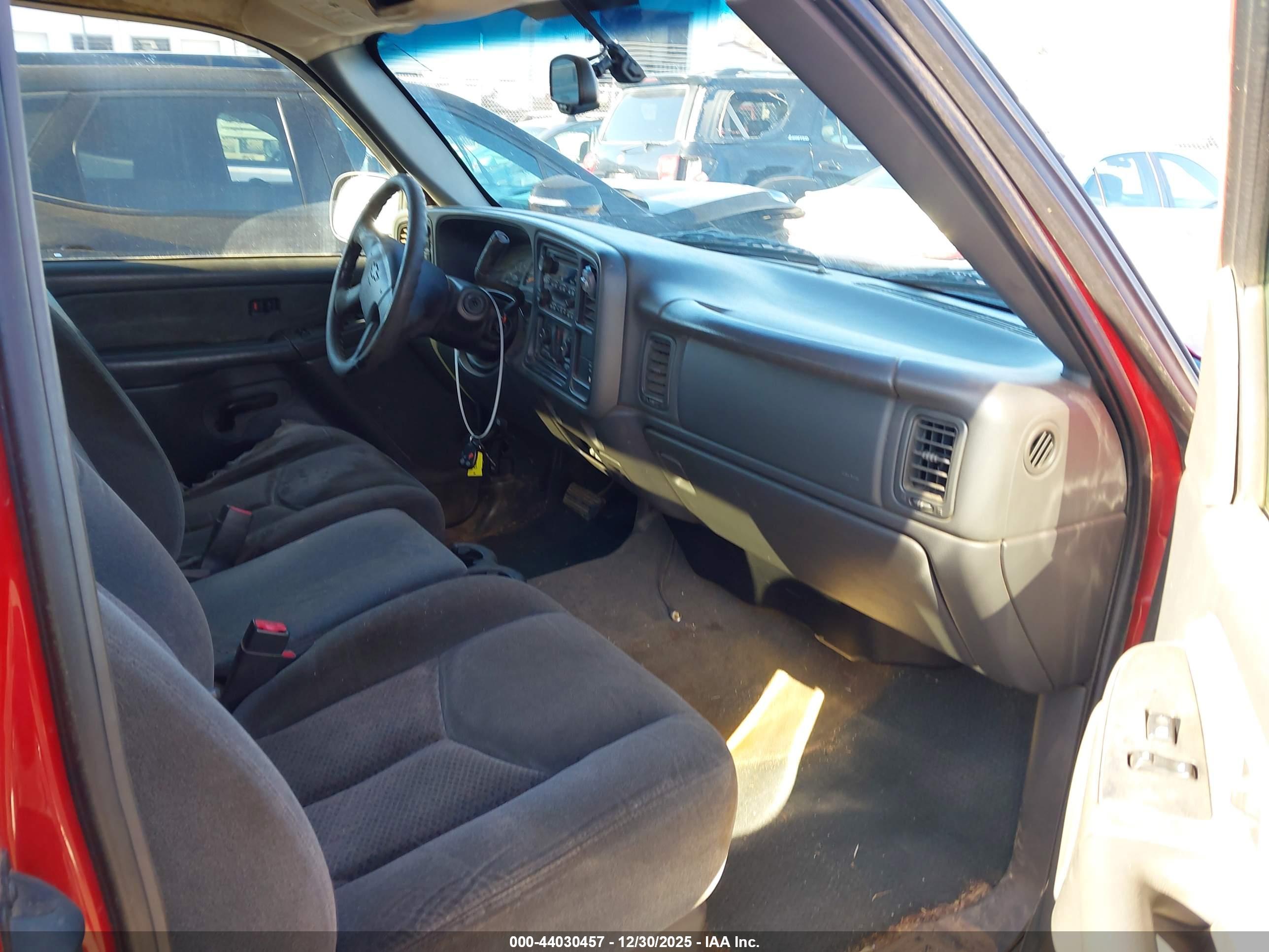 CHEVROLET SILVERADO image 5