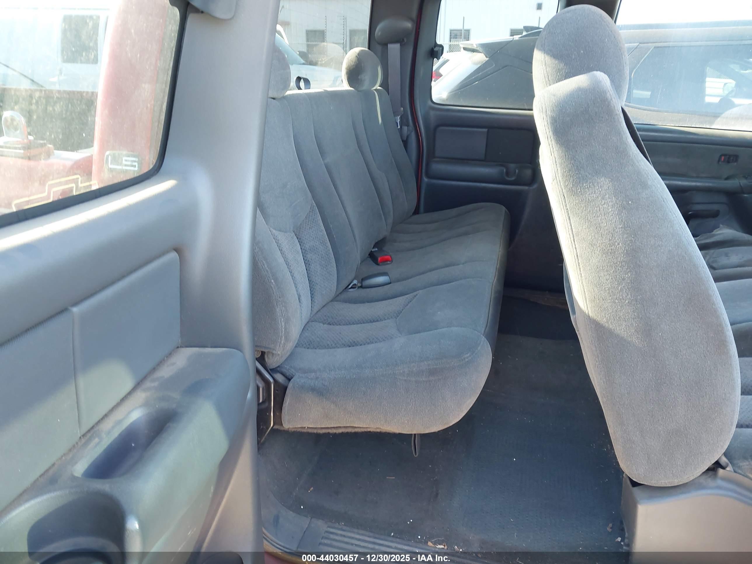 CHEVROLET SILVERADO image 8