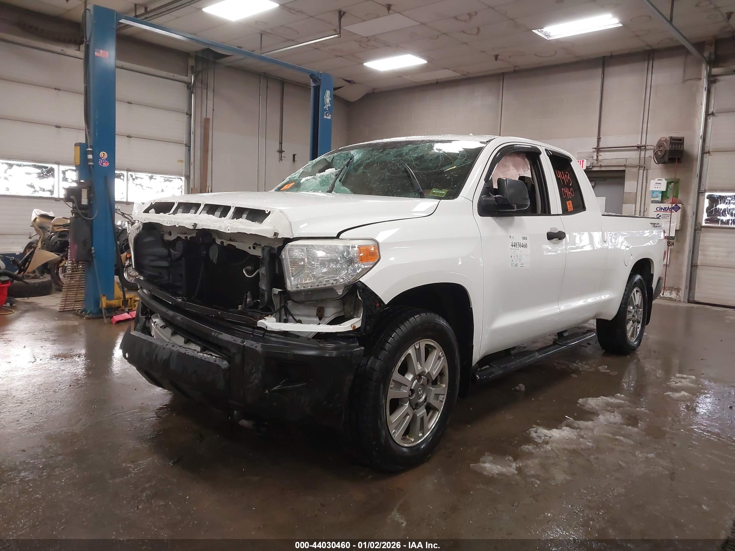 TOYOTA TUNDRA image 2