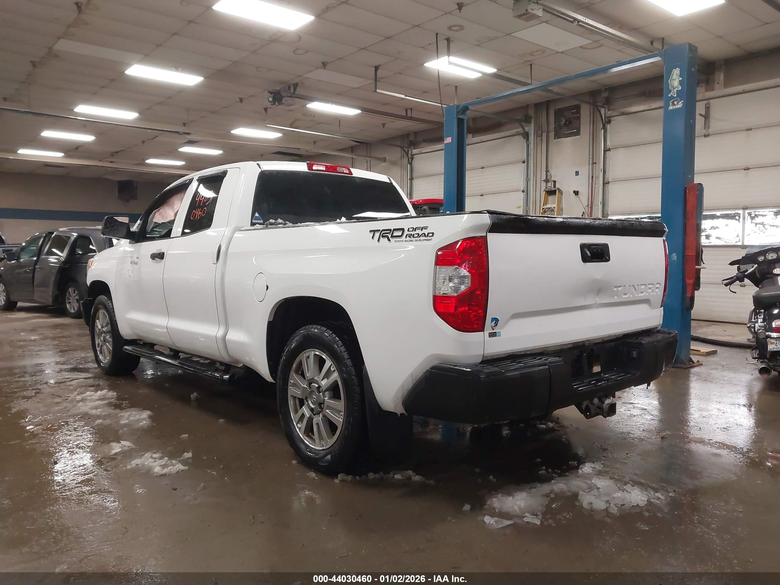 TOYOTA TUNDRA image 3