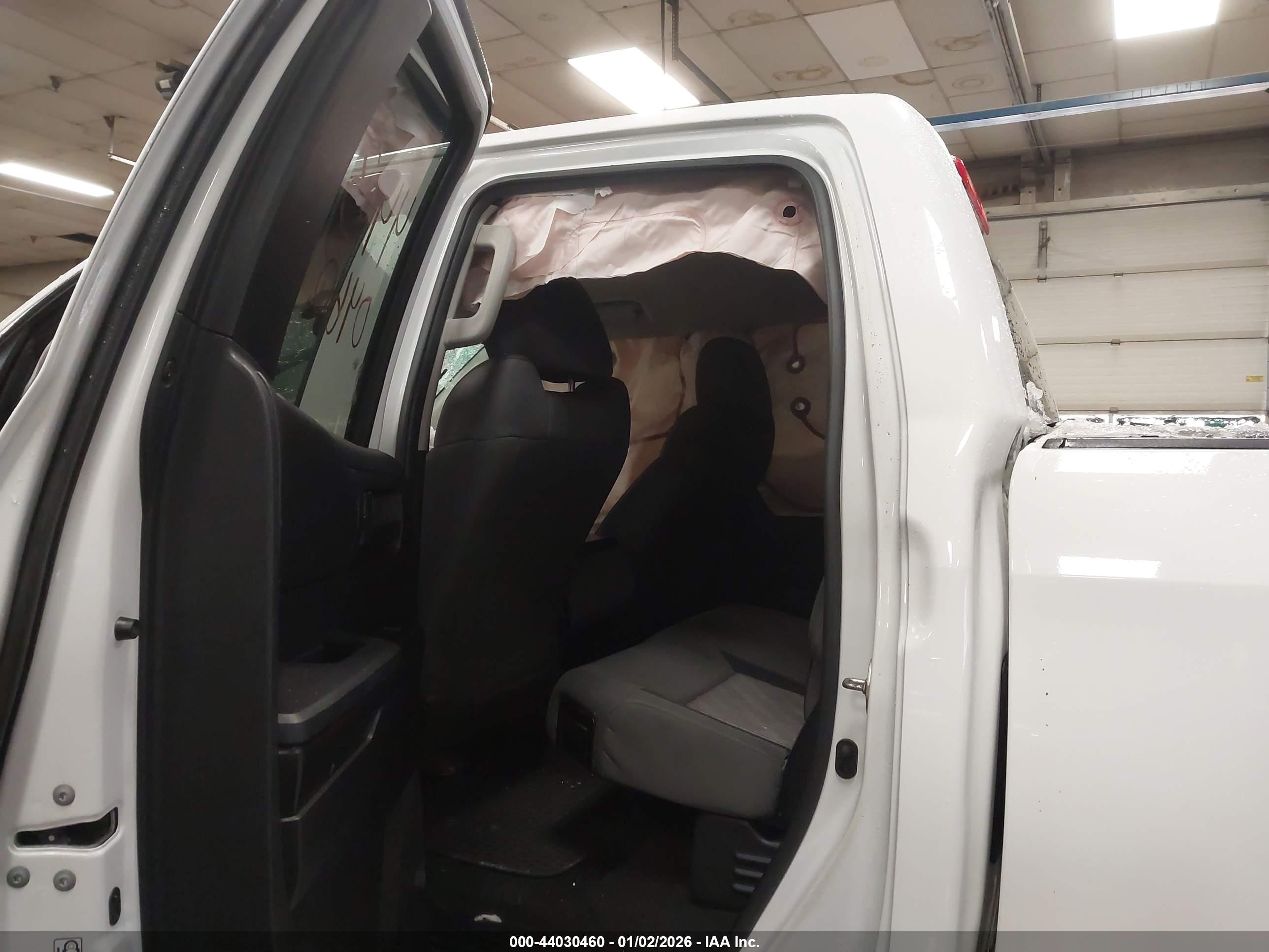 TOYOTA TUNDRA image 8