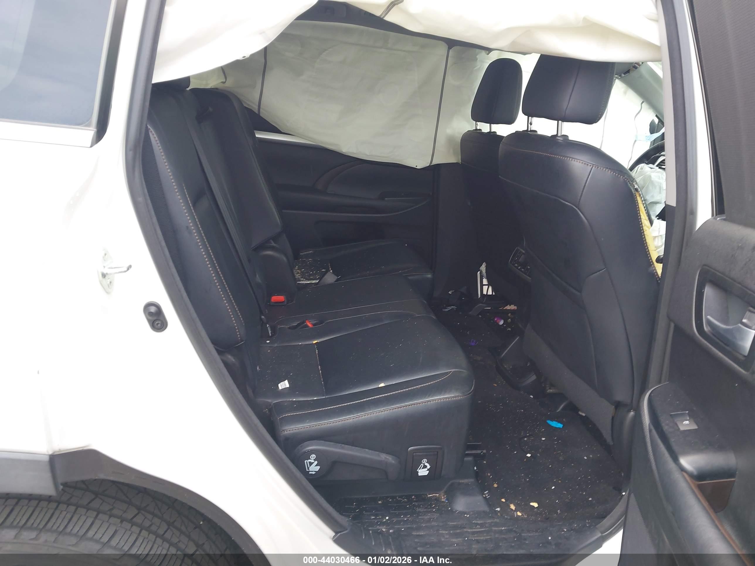 TOYOTA HIGHLANDER image 8