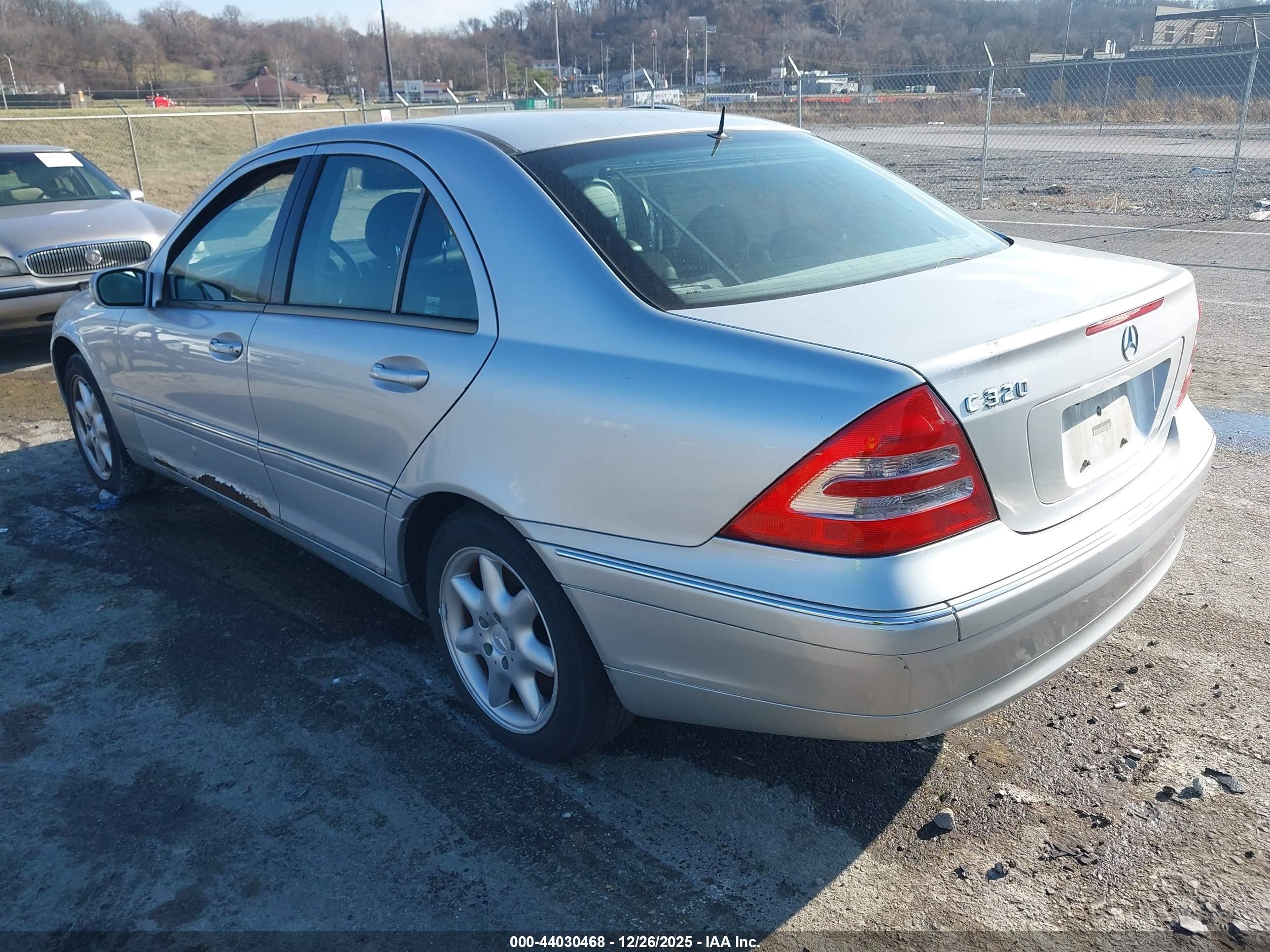 MERCEDES-BENZ C image 3