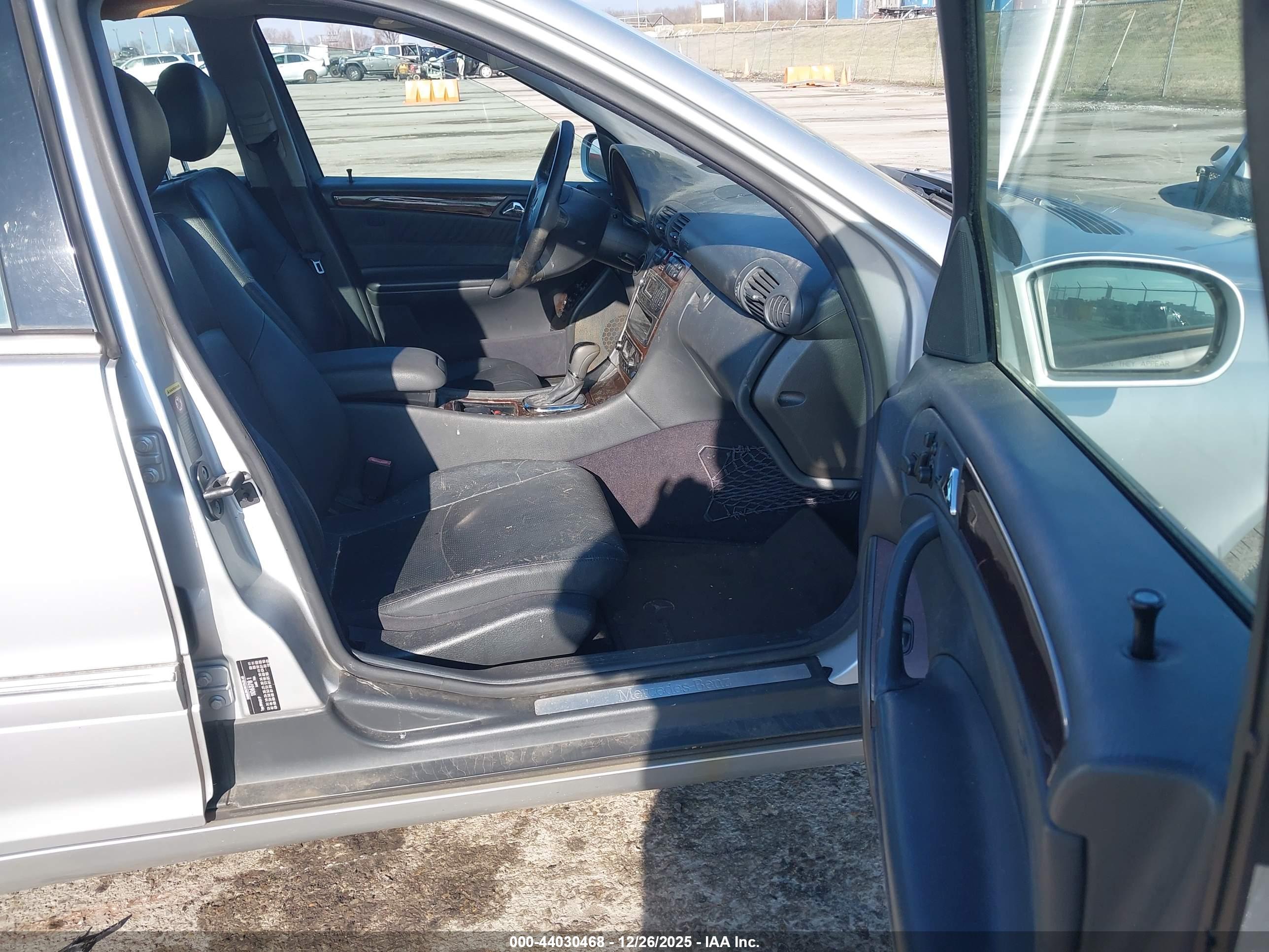 MERCEDES-BENZ C image 5