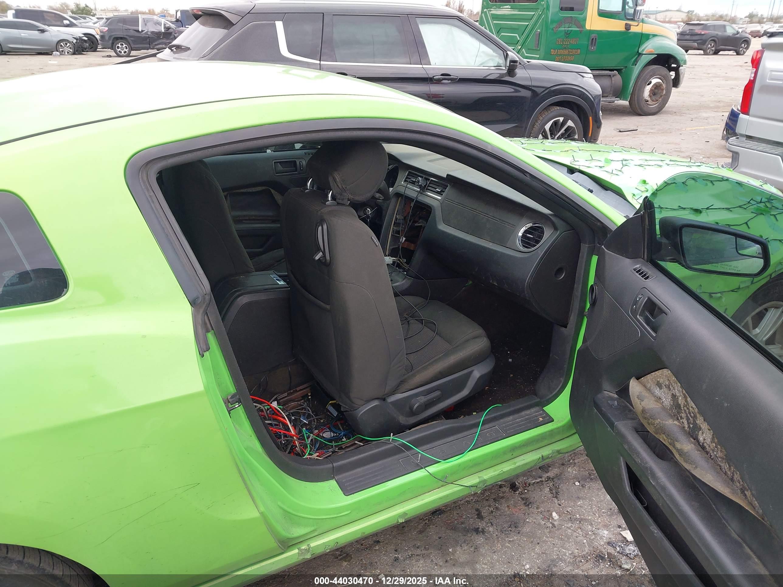 FORD MUSTANG image 5
