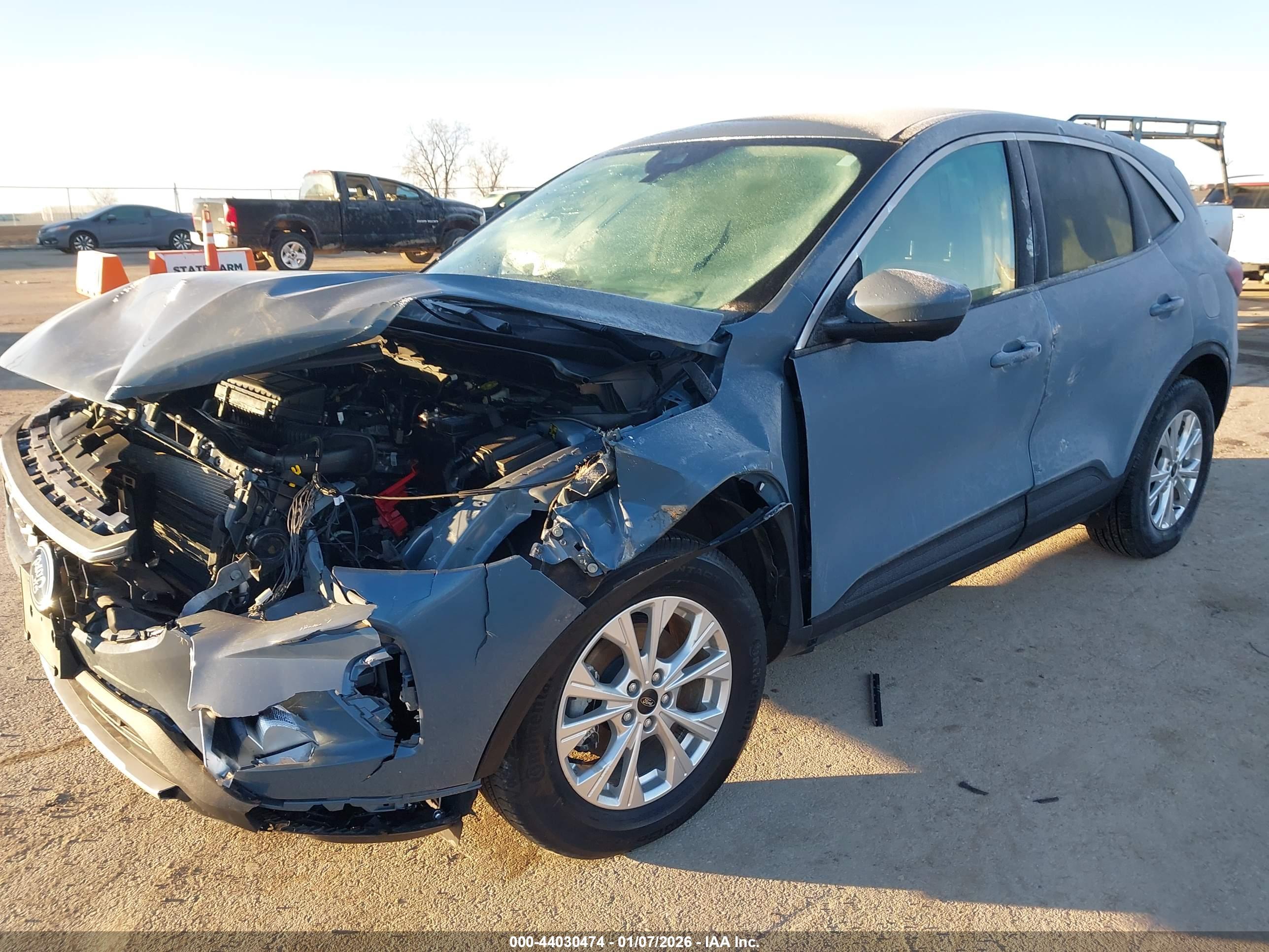 FORD ESCAPE image 2