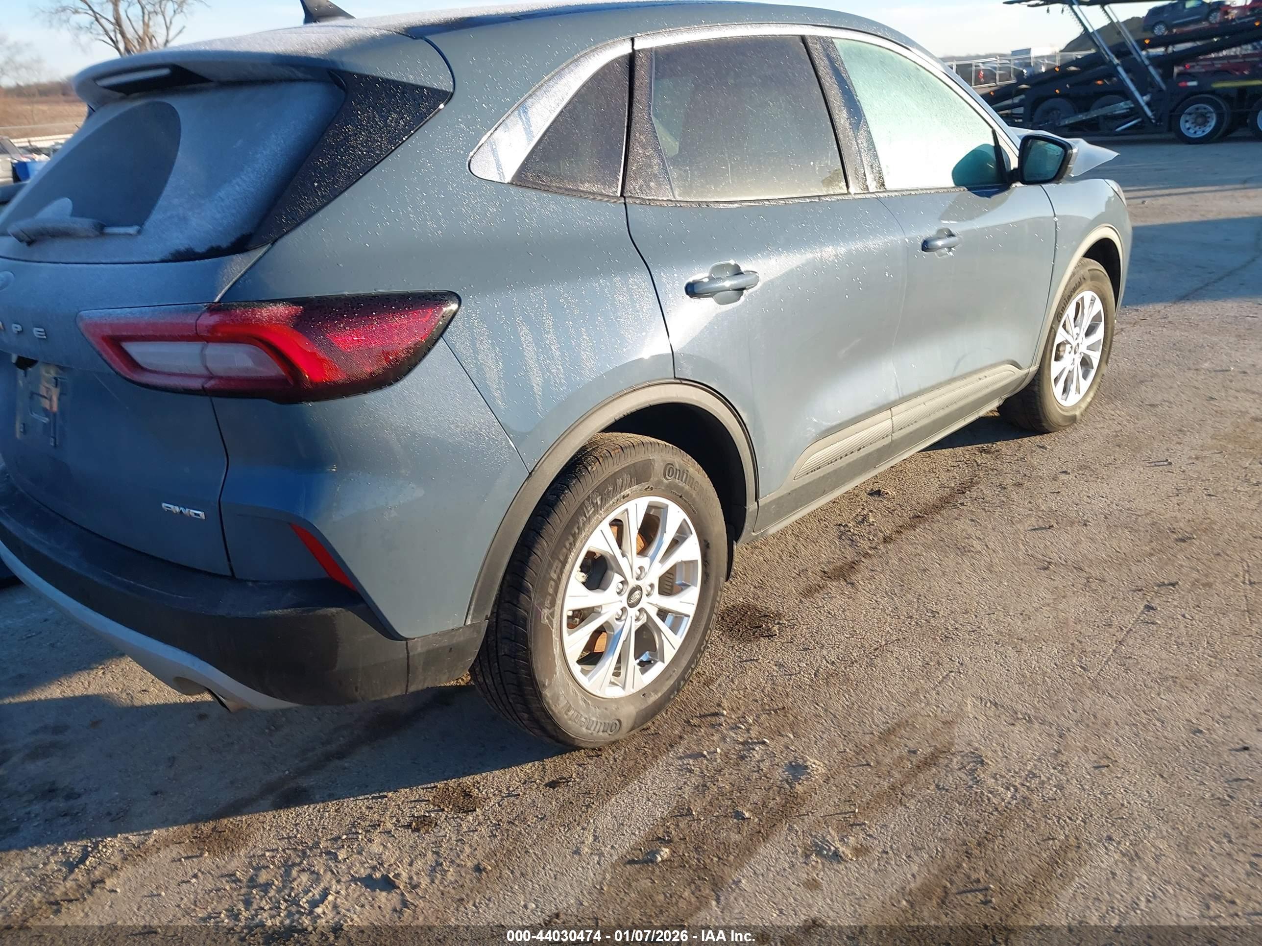 FORD ESCAPE image 4