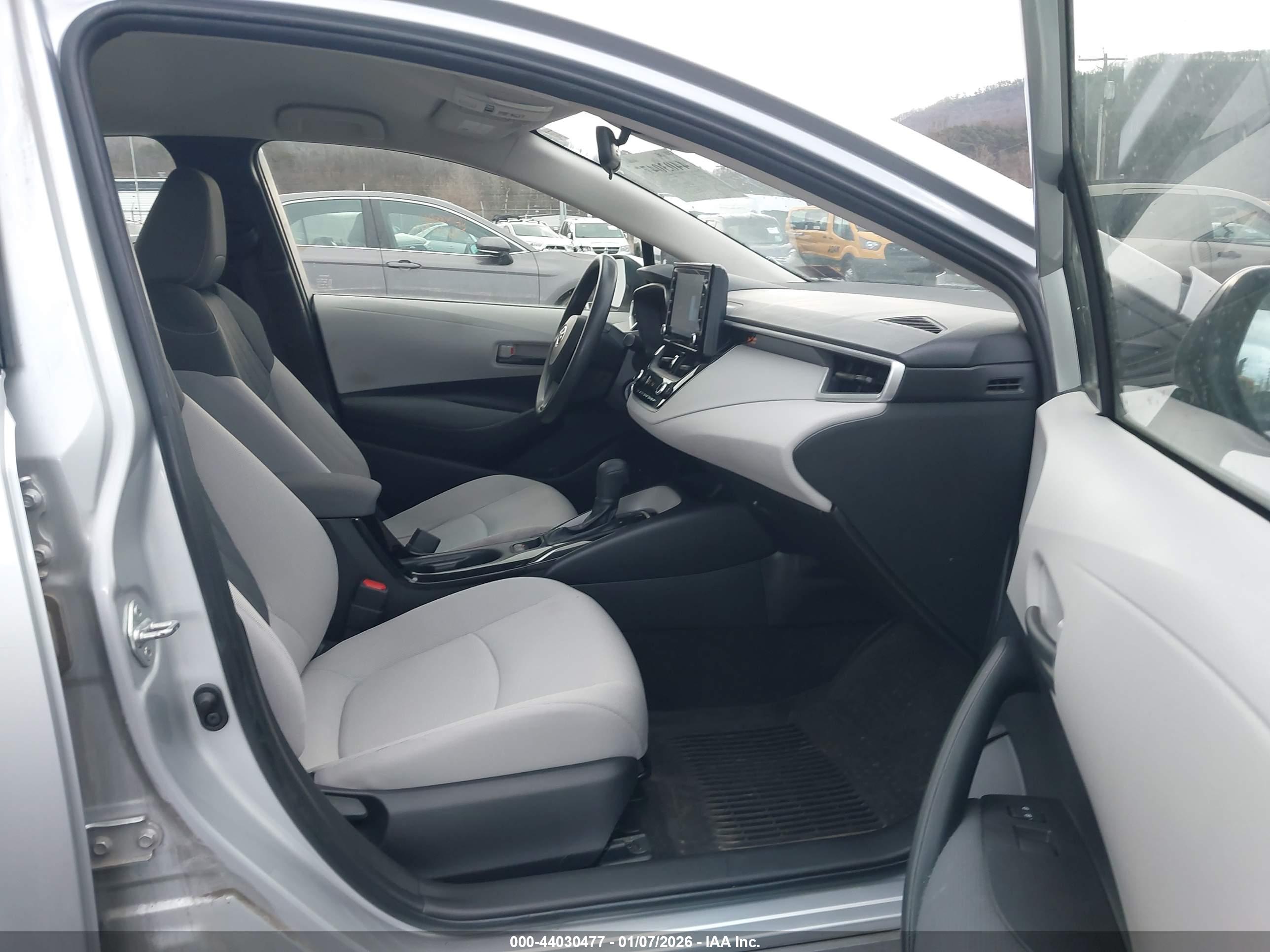 TOYOTA COROLLA image 5