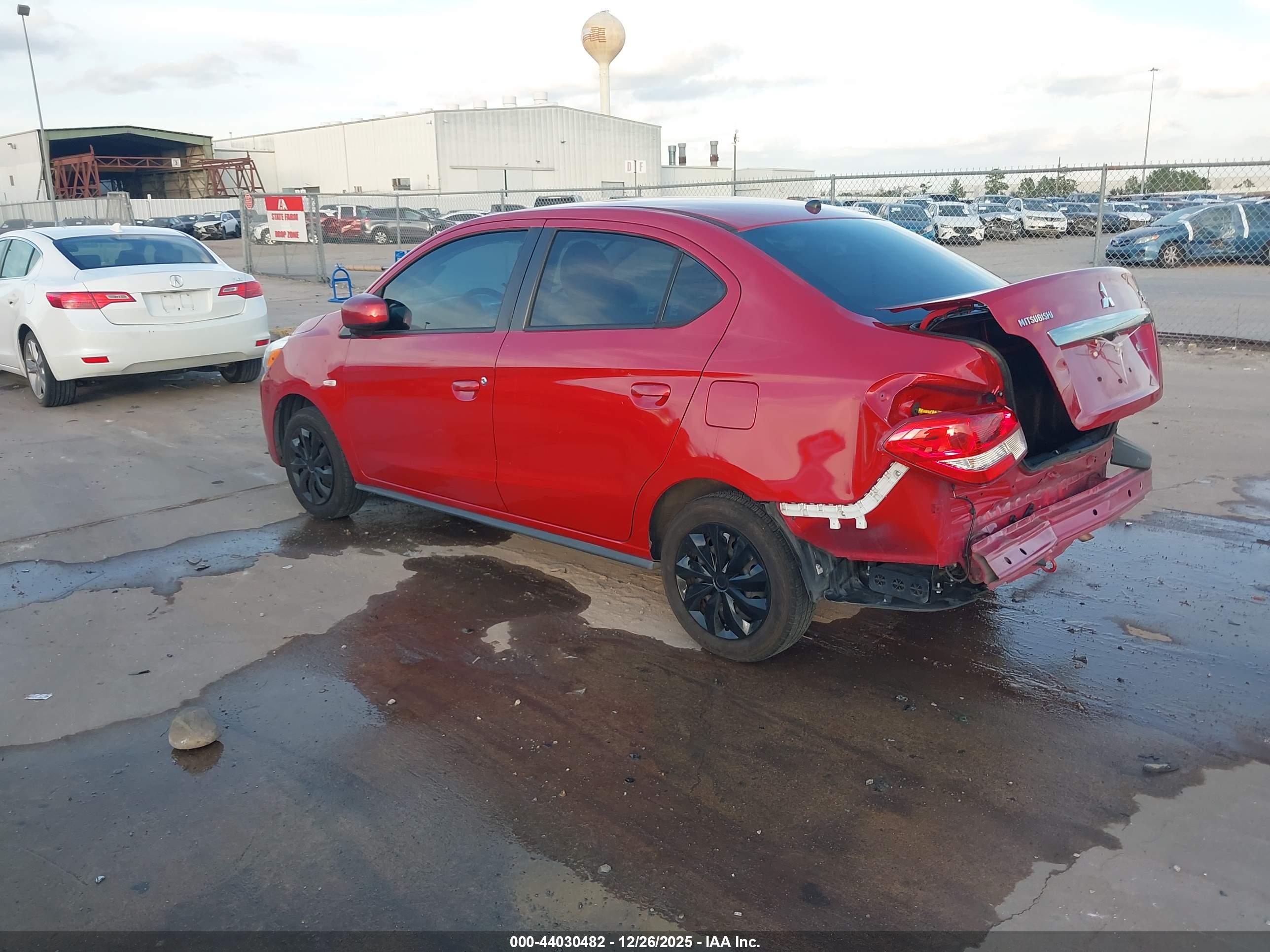 MITSUBISHI MIRAGE image 3