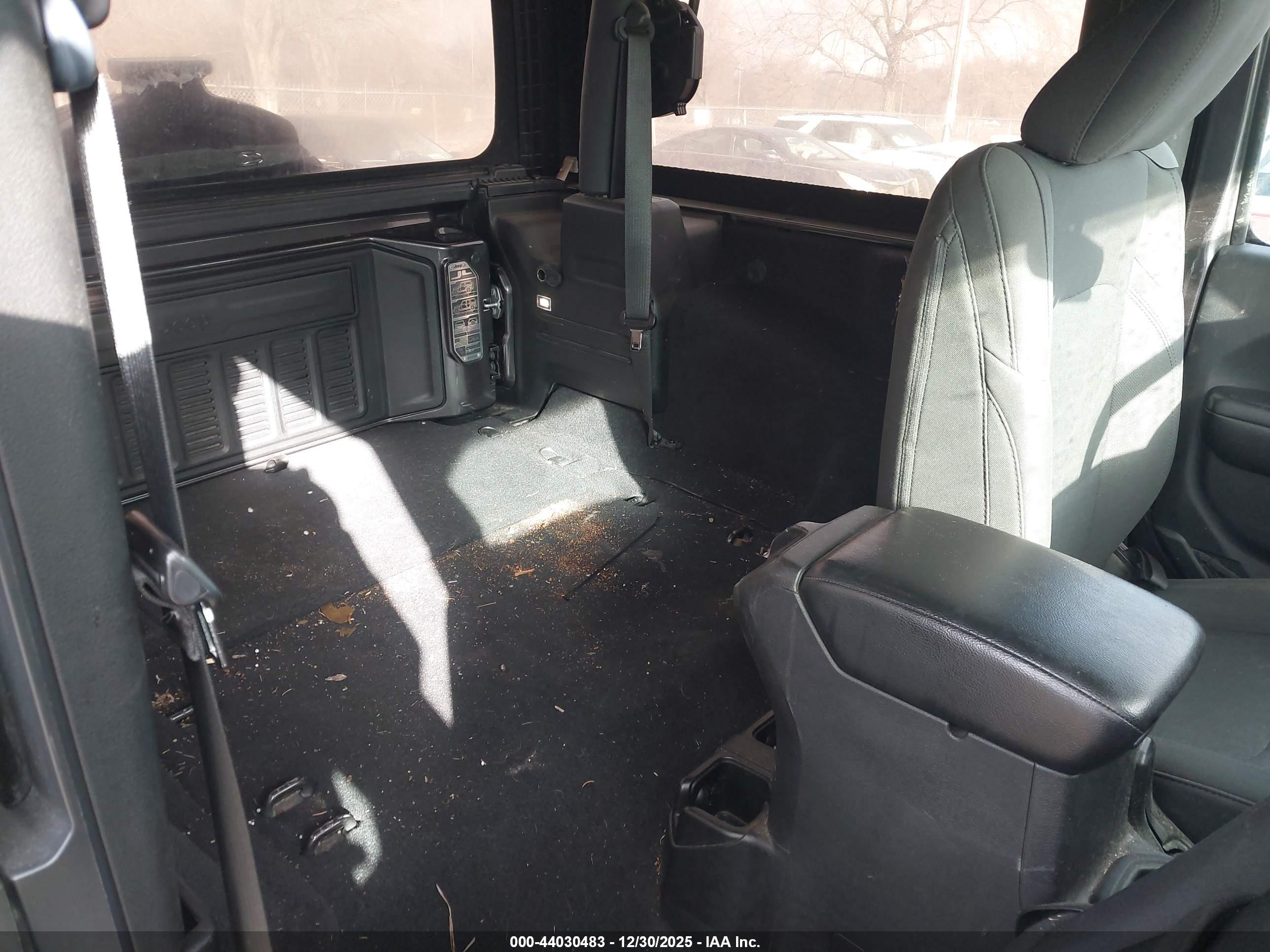 JEEP WRANGLER image 8