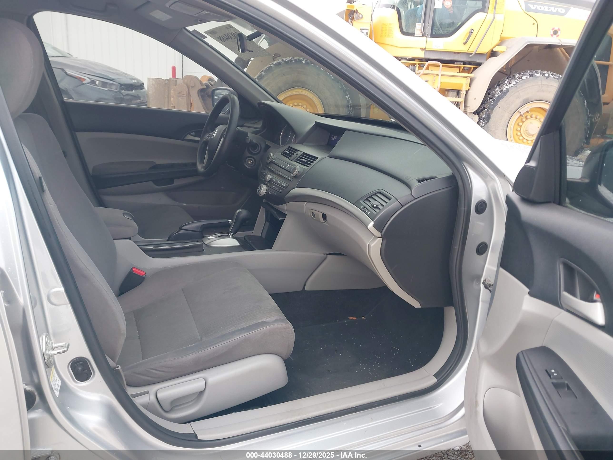 HONDA ACCORD image 5