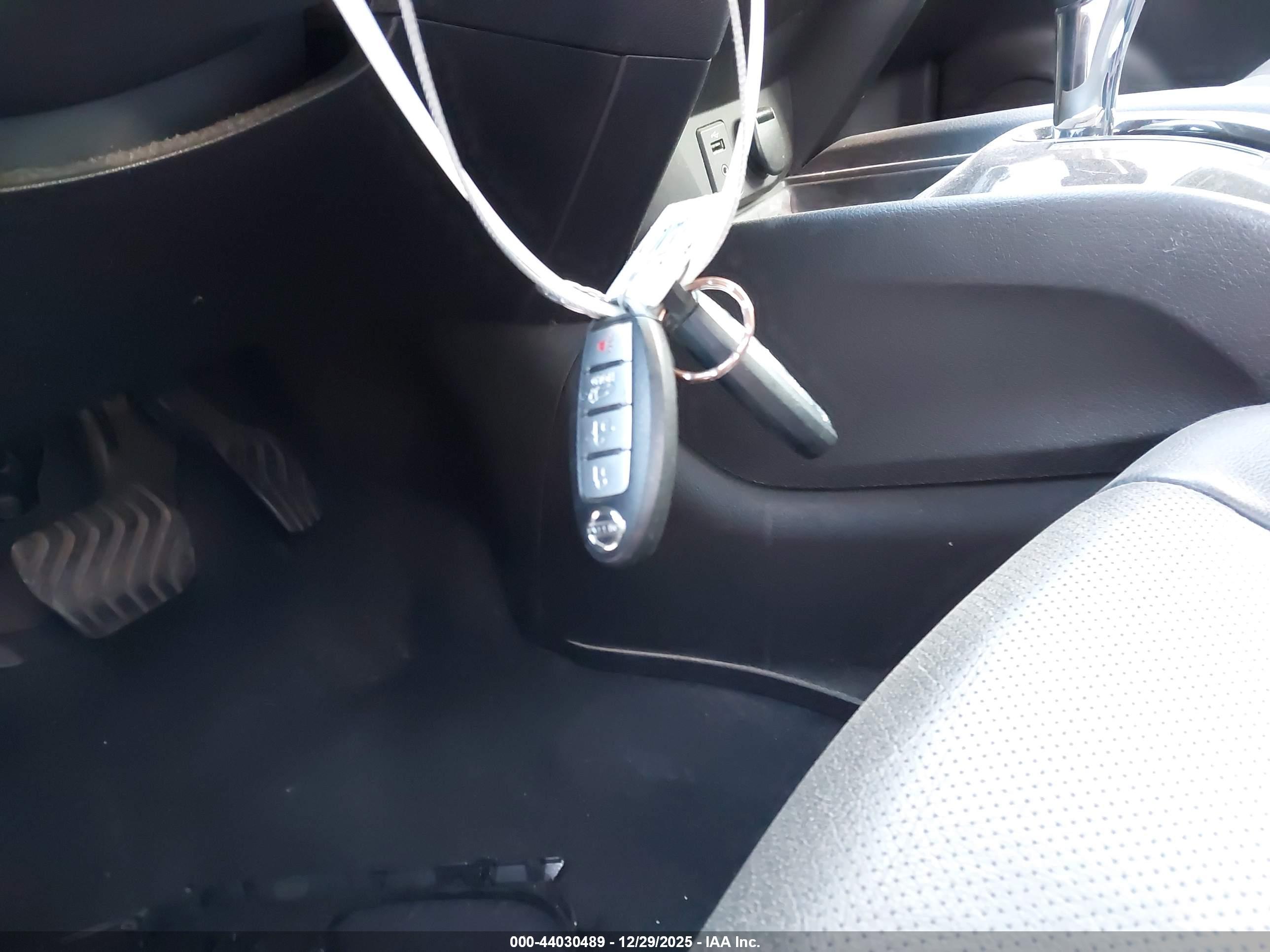 NISSAN ROGUE image 11