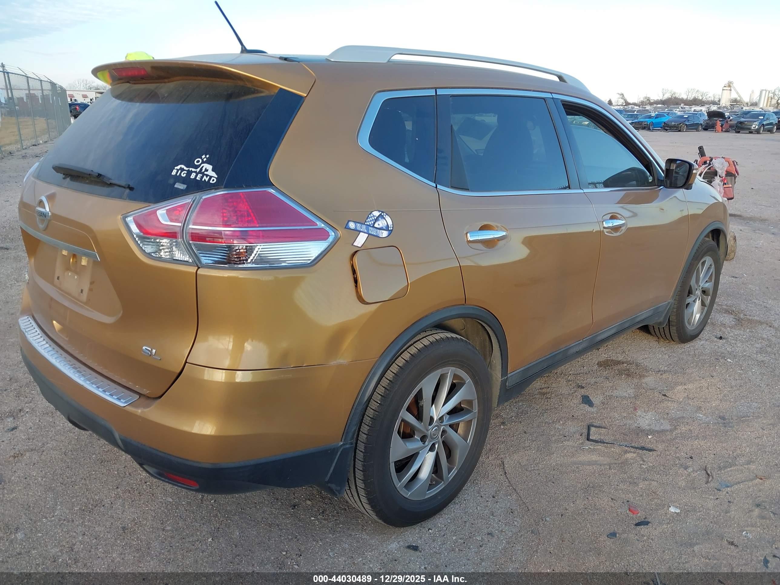 NISSAN ROGUE image 4