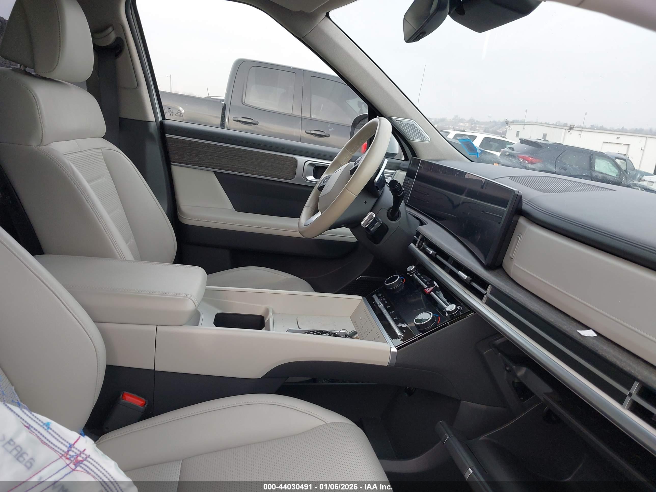 HYUNDAI SANTA image 5