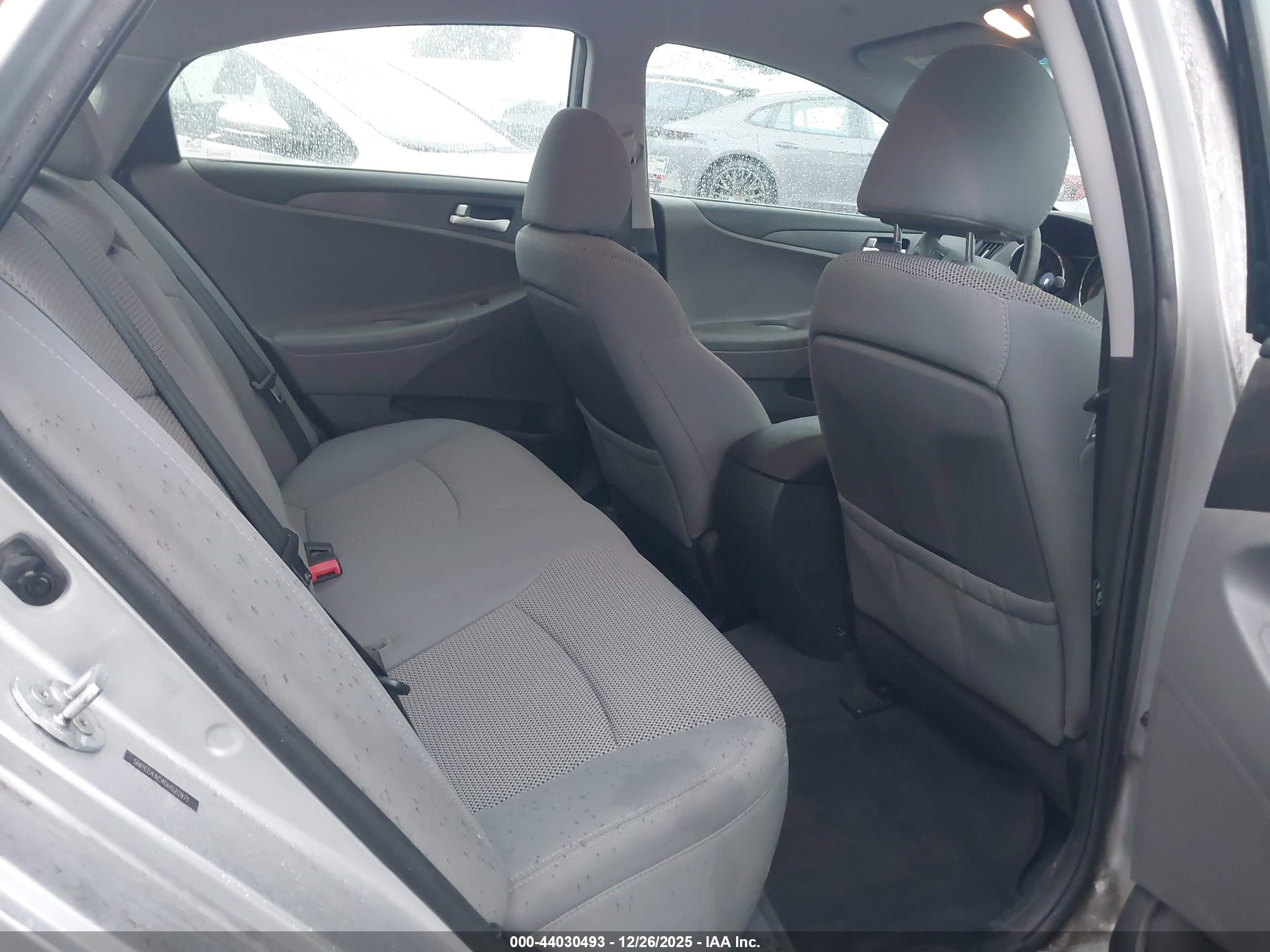 HYUNDAI SONATA image 8