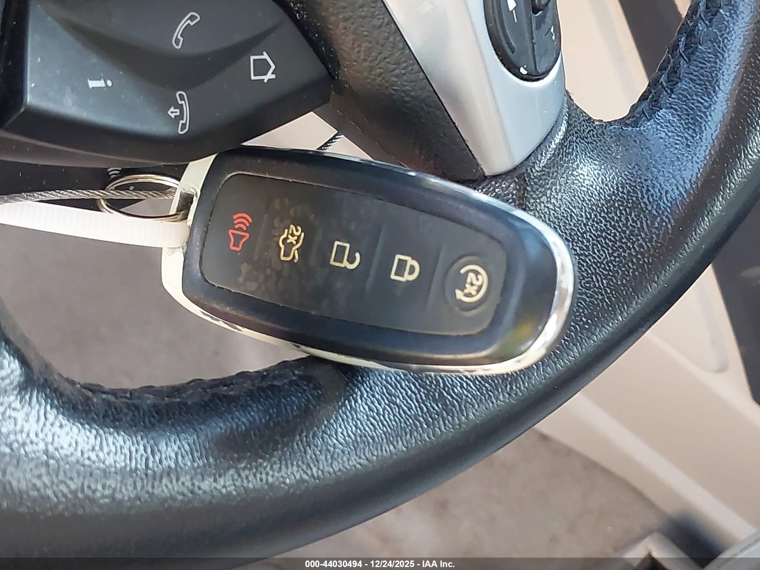 FORD ESCAPE image 11
