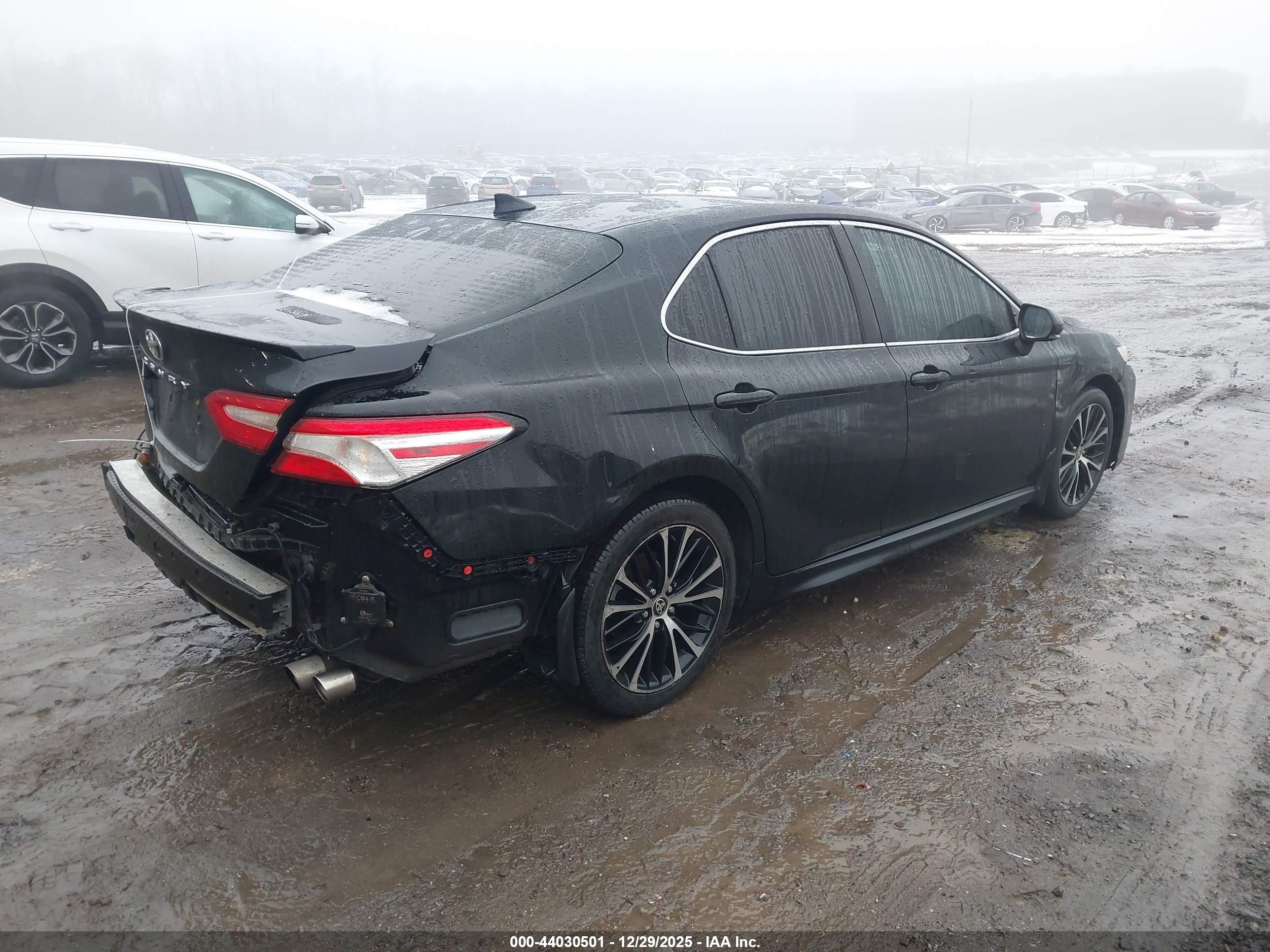 TOYOTA CAMRY image 4
