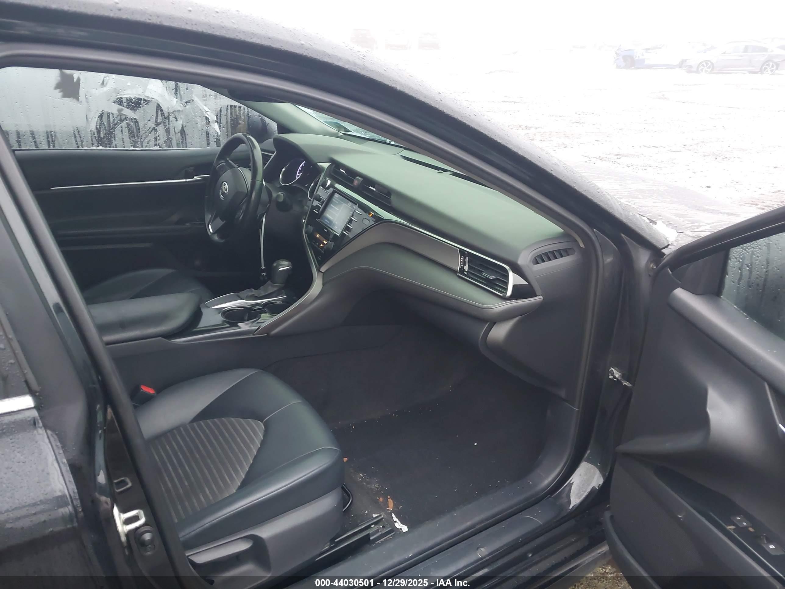 TOYOTA CAMRY image 5