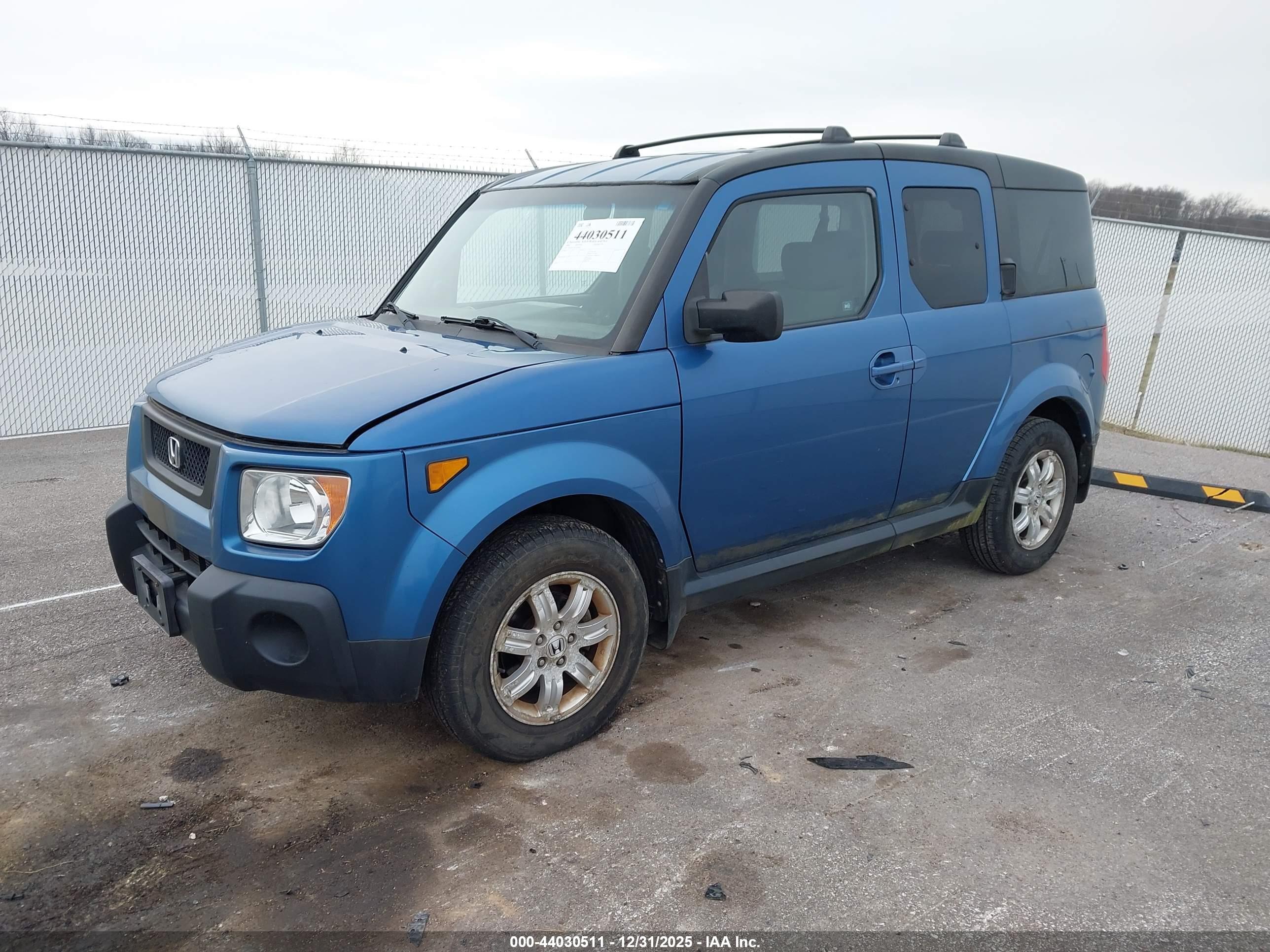 HONDA ELEMENT image 2