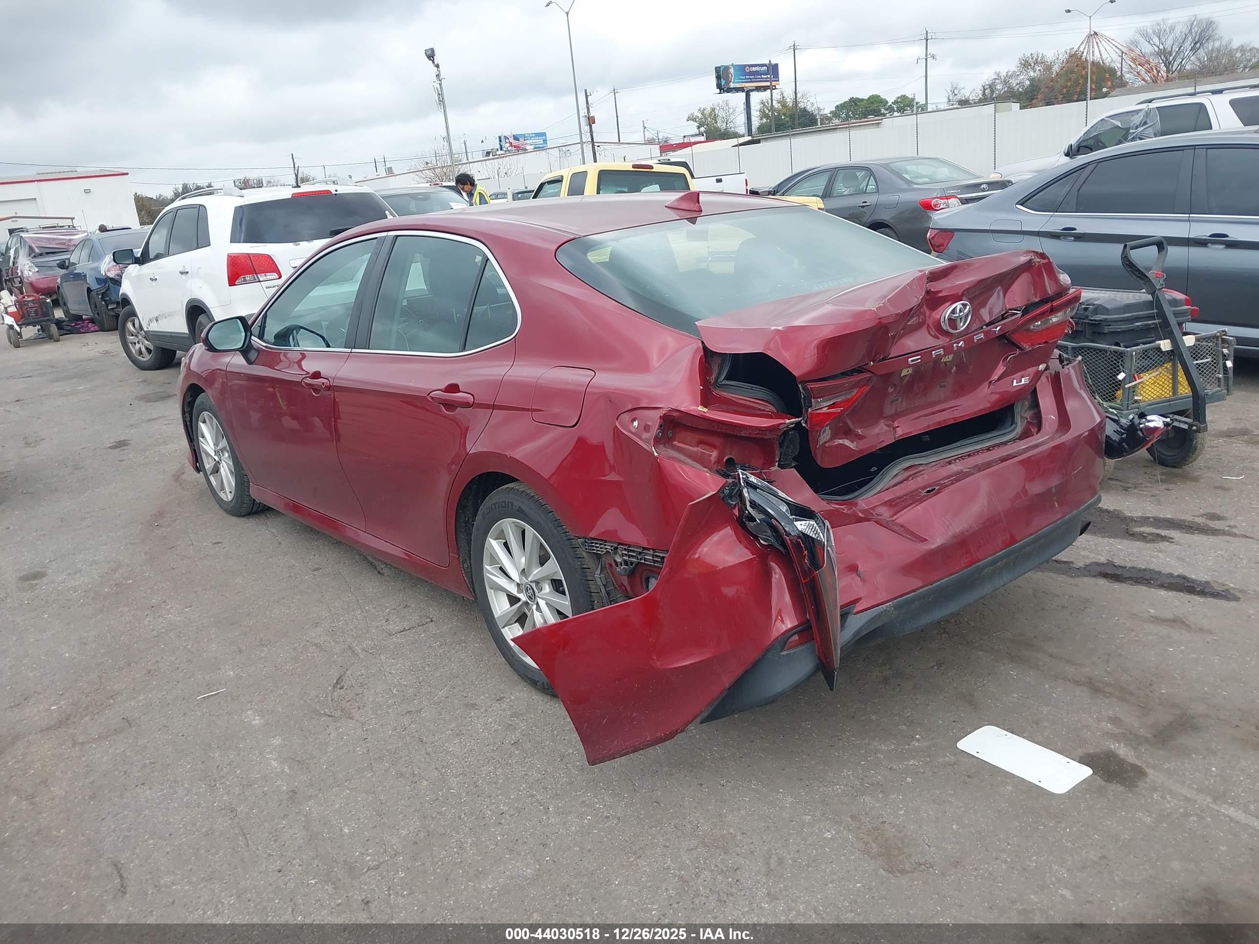 TOYOTA CAMRY image 3