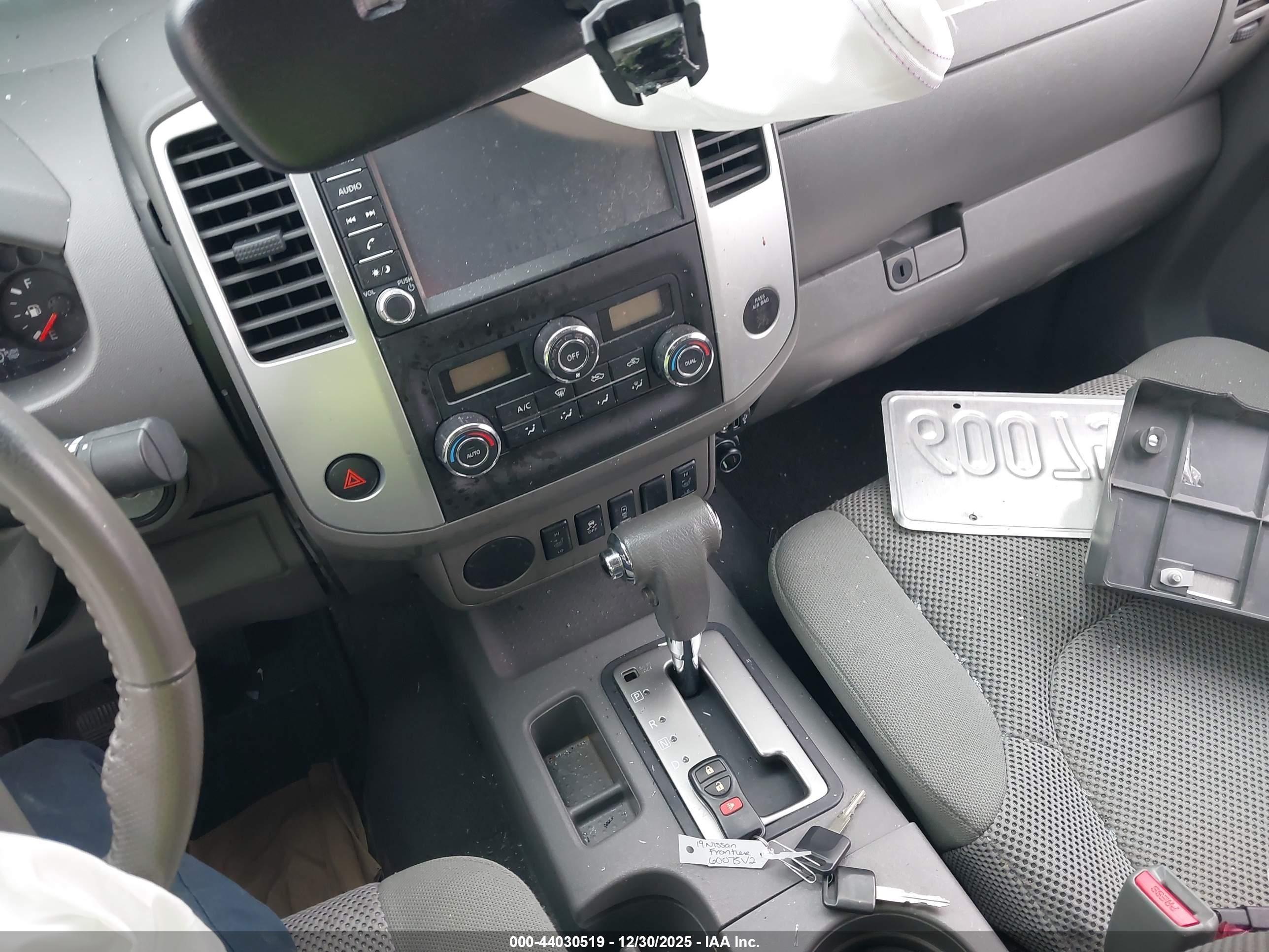 NISSAN FRONTIER image 11