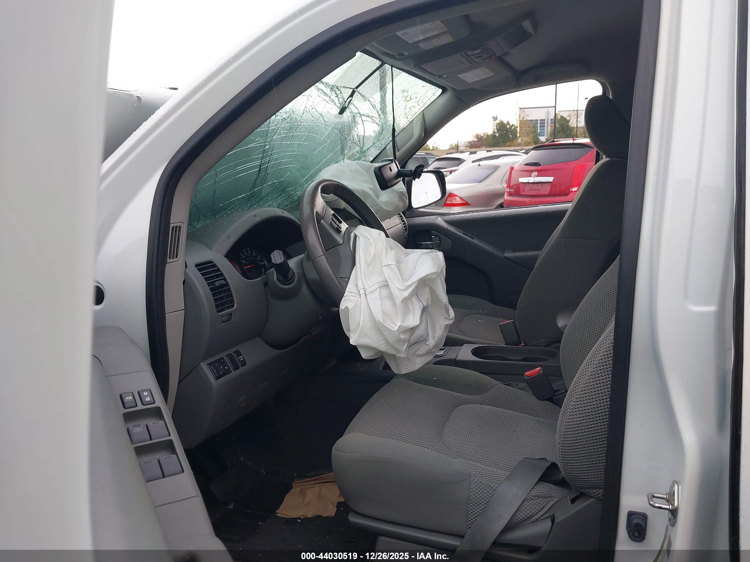 NISSAN FRONTIER image 5