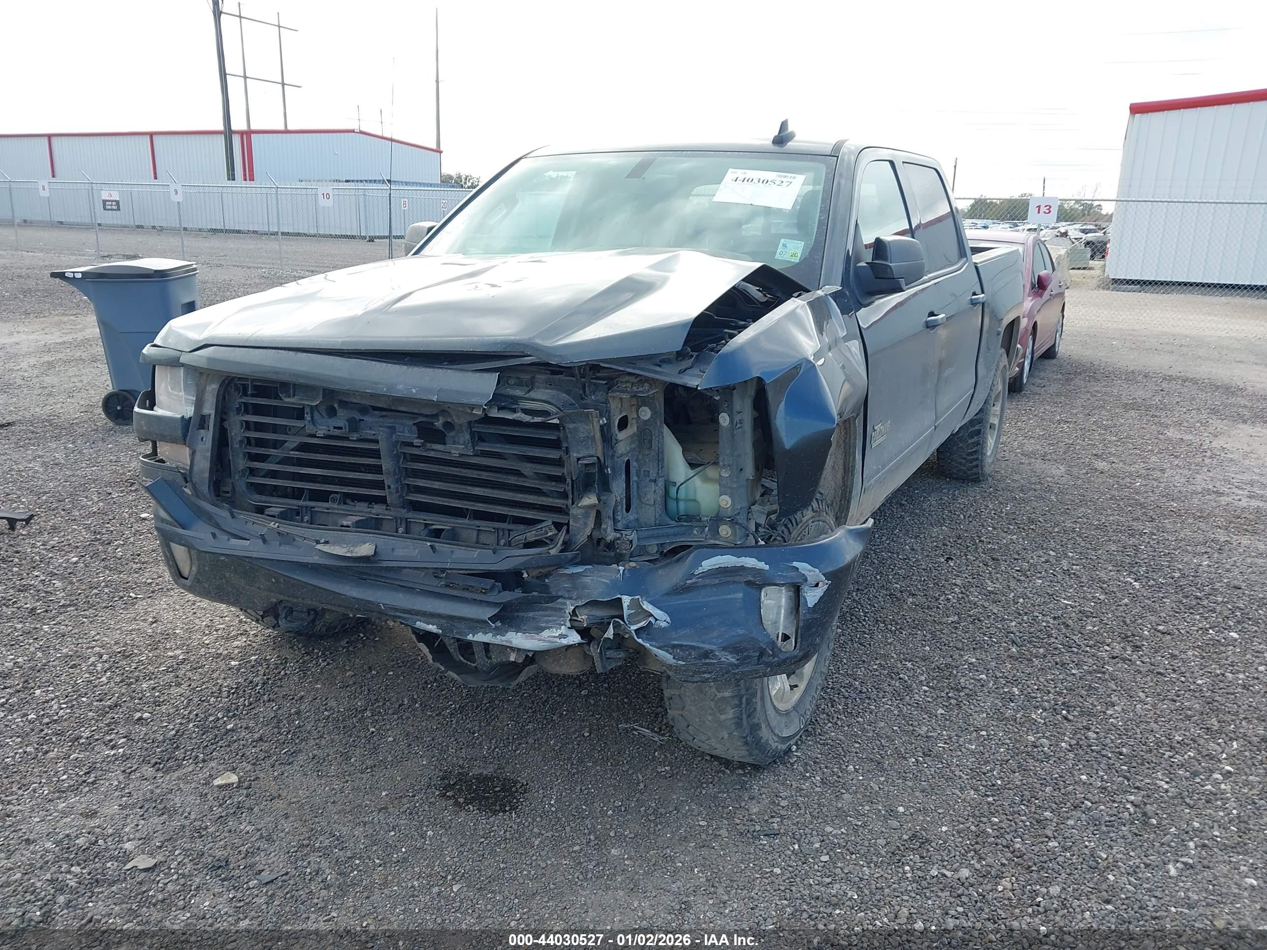 CHEVROLET SILVERADO image 6