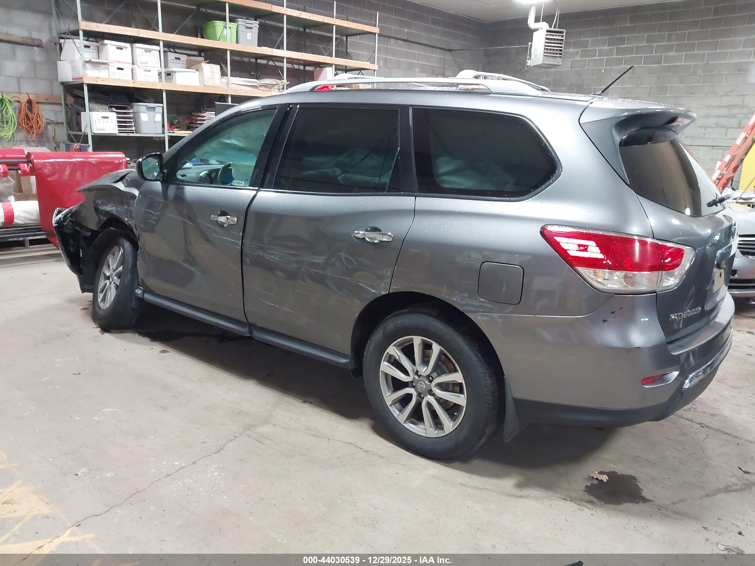 NISSAN PATHFINDER image 3