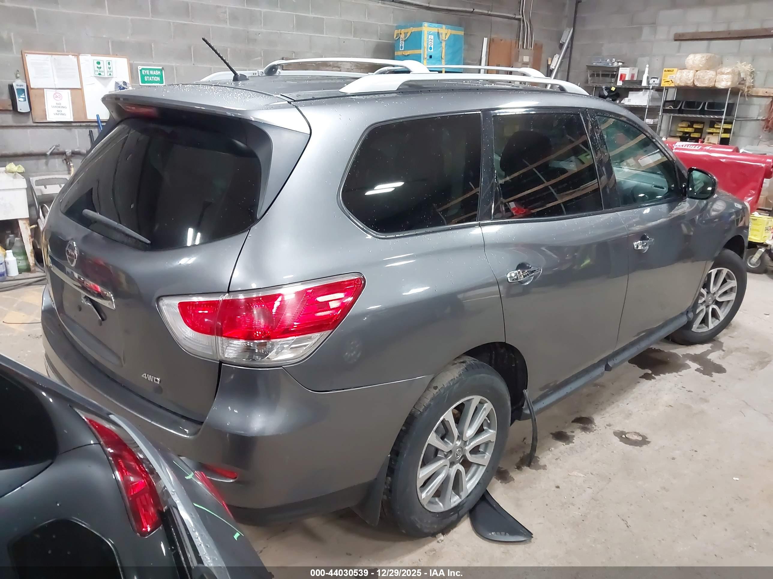 NISSAN PATHFINDER image 4