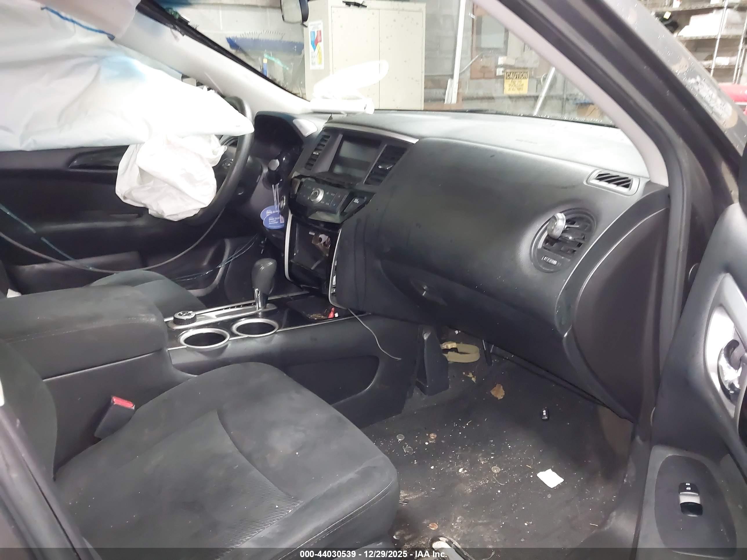 NISSAN PATHFINDER image 5