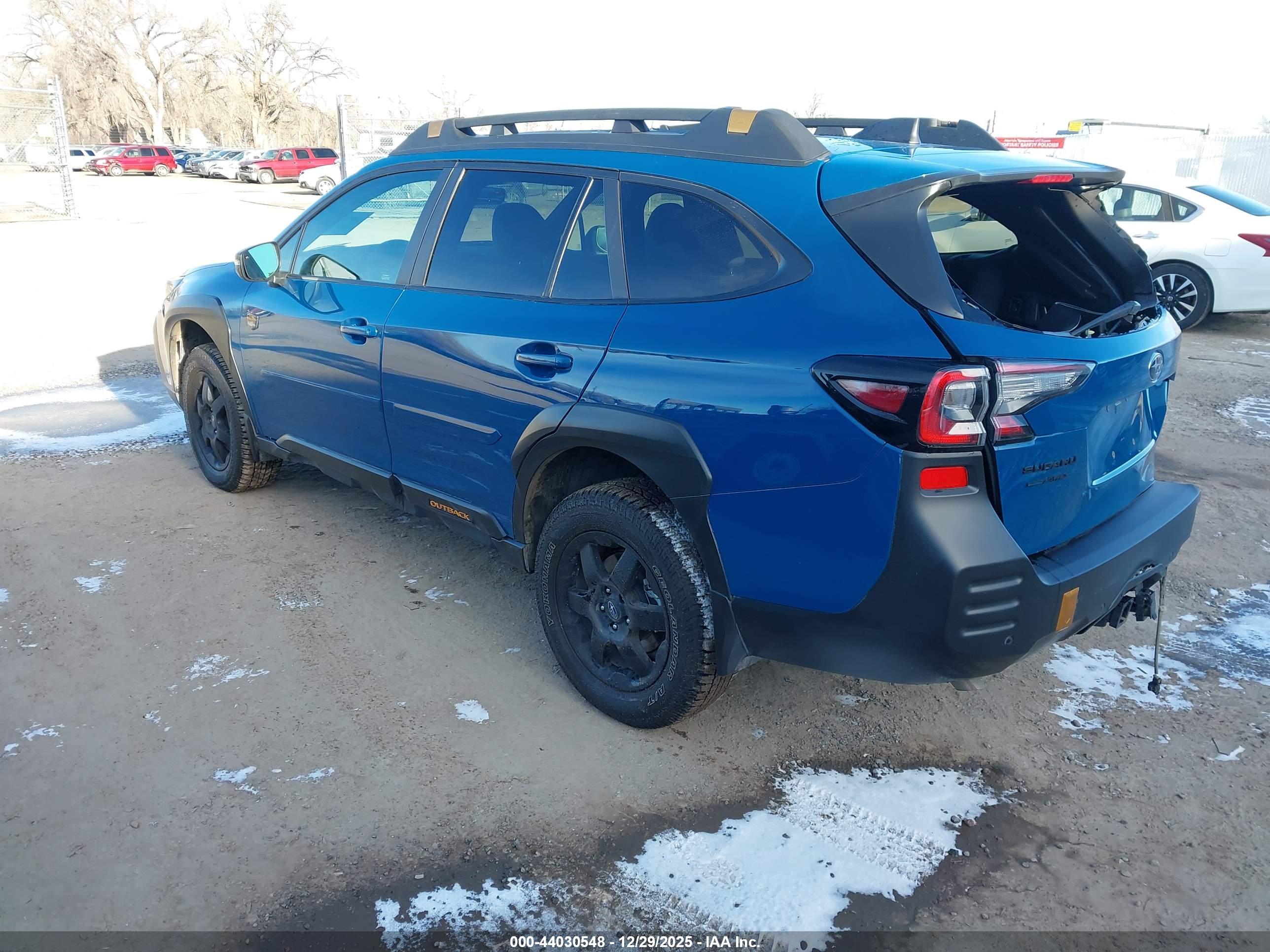 SUBARU OUTBACK image 3