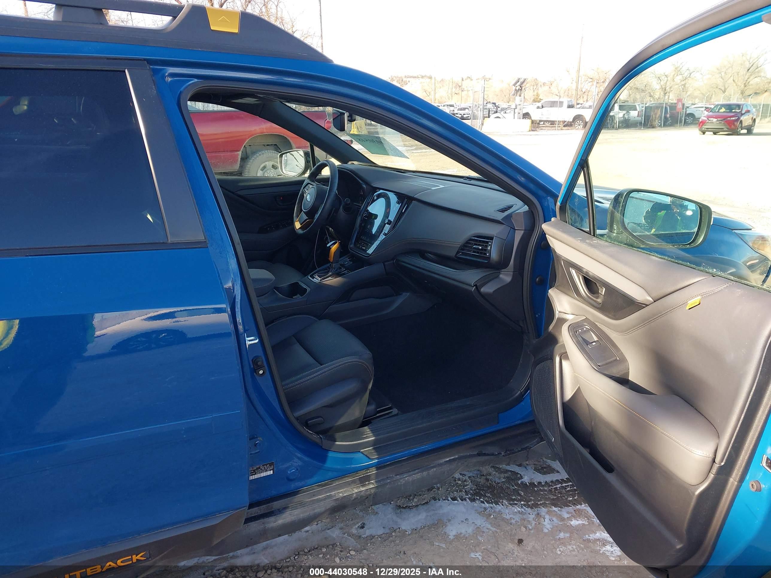 SUBARU OUTBACK image 5
