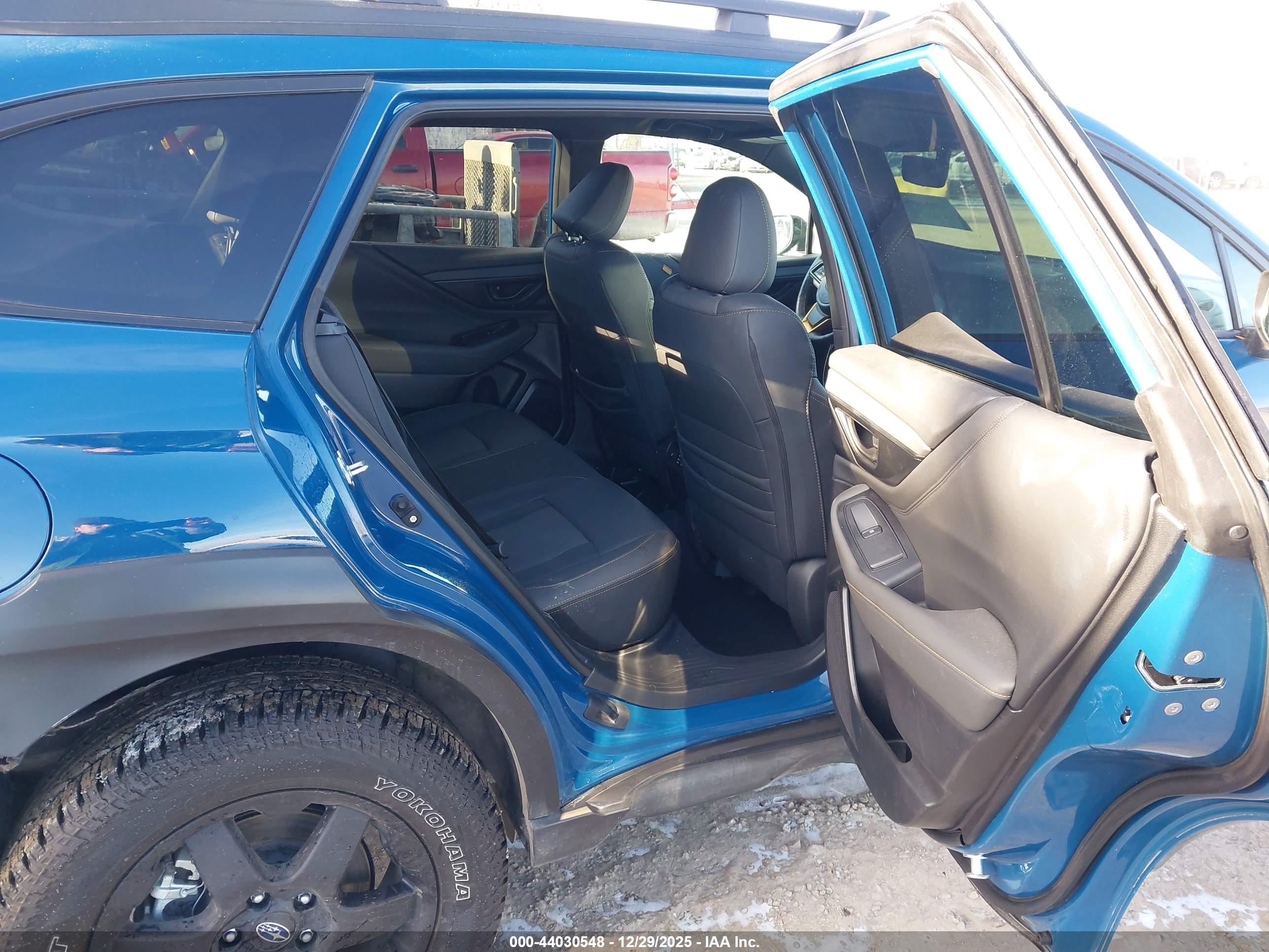 SUBARU OUTBACK image 8