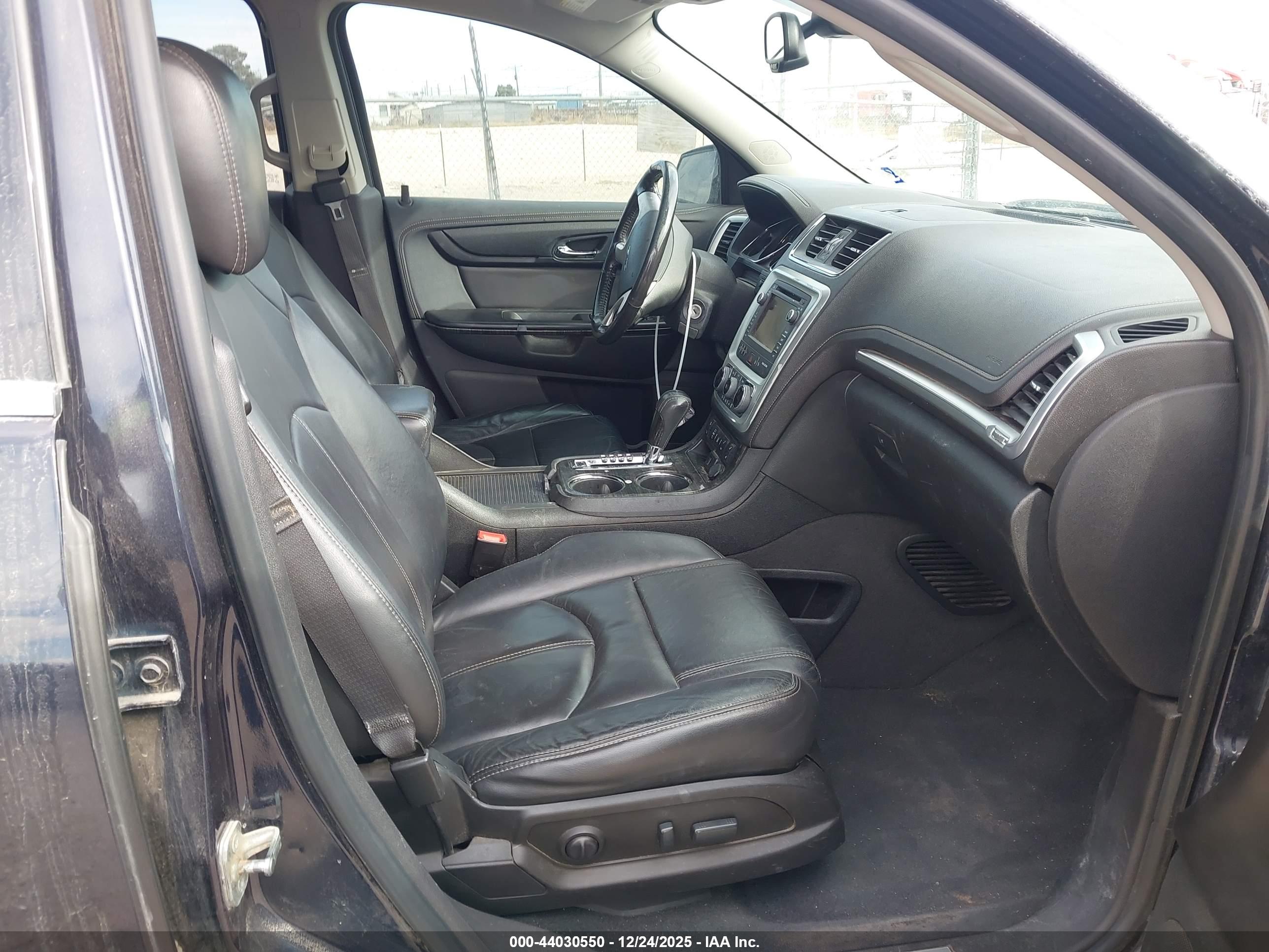 GMC ACADIA image 5