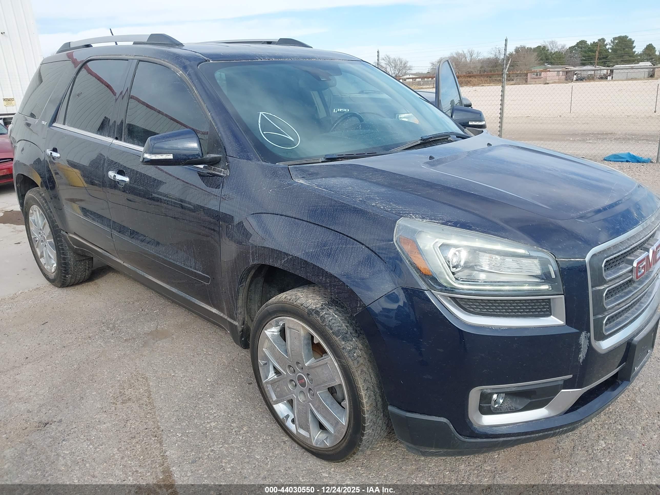 GMC ACADIA image 6