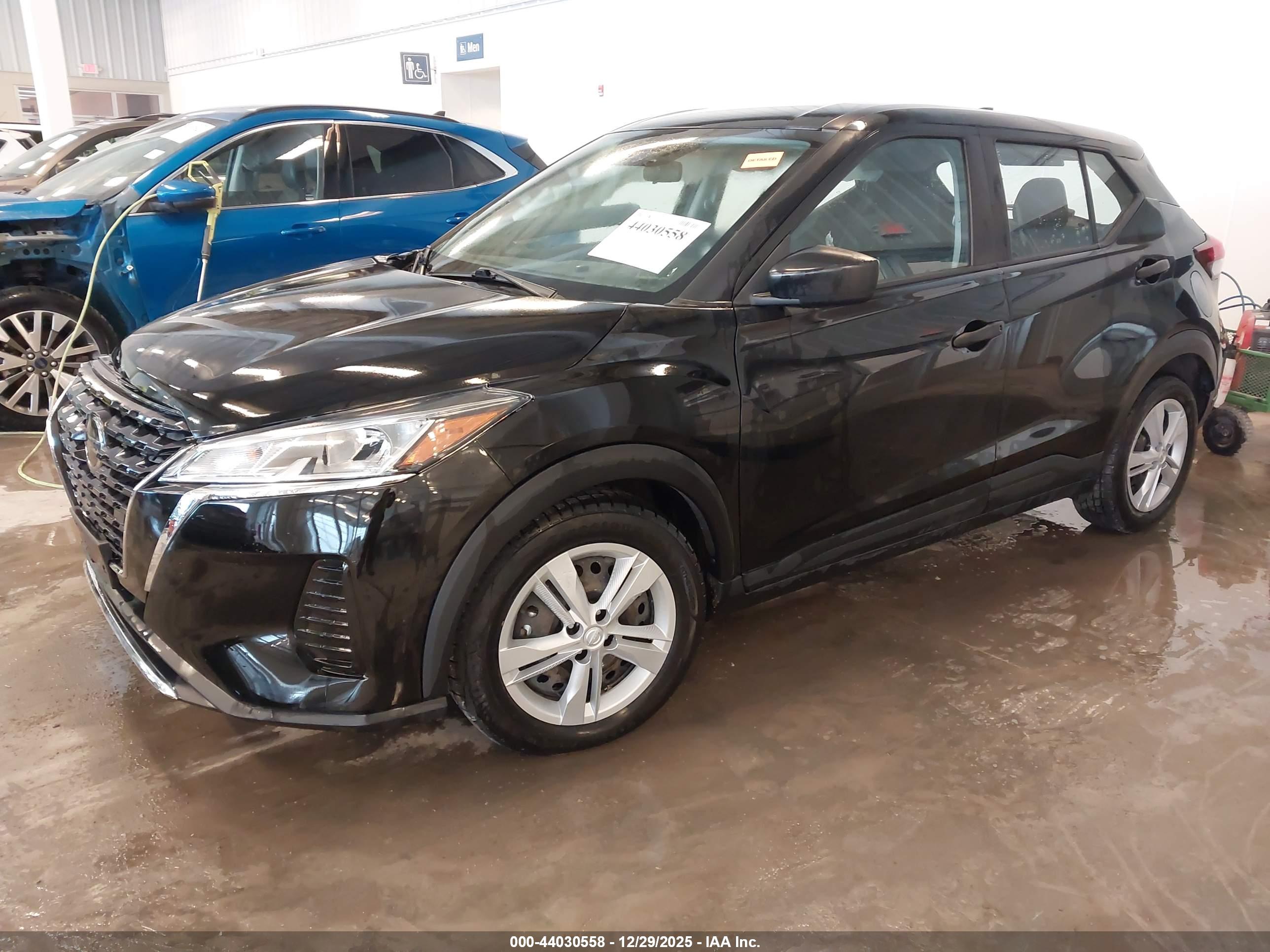 NISSAN KICKS image 2