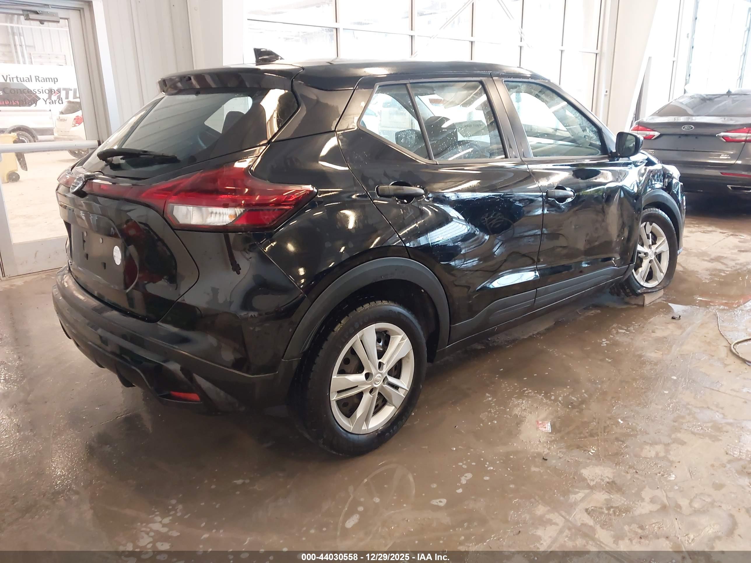 NISSAN KICKS image 4