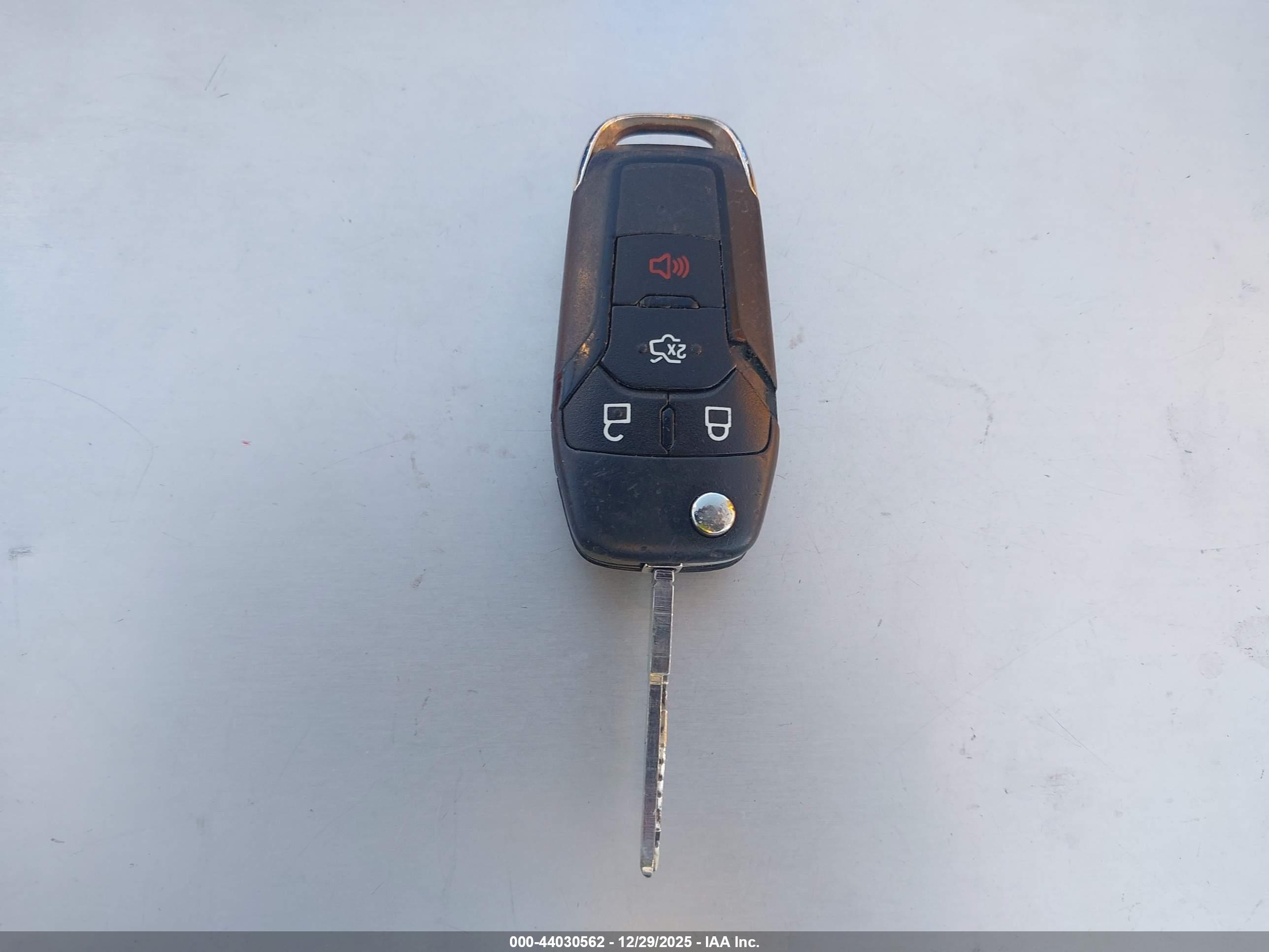 FORD FUSION image 11