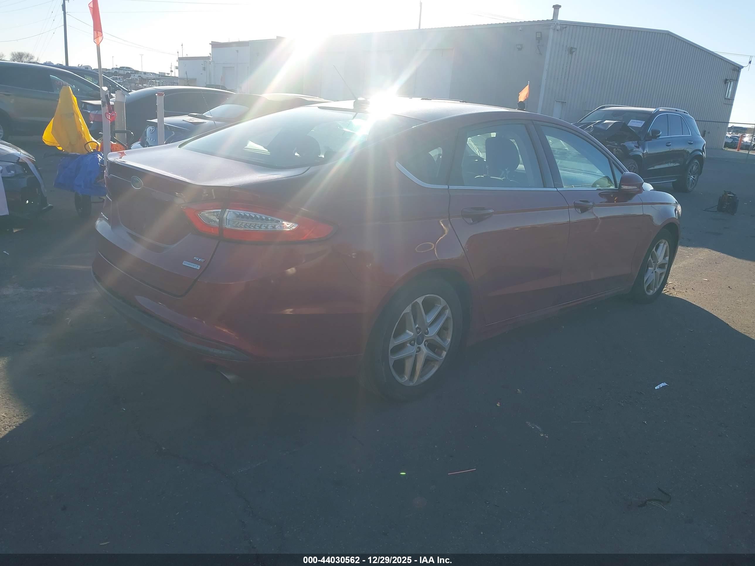 FORD FUSION image 4