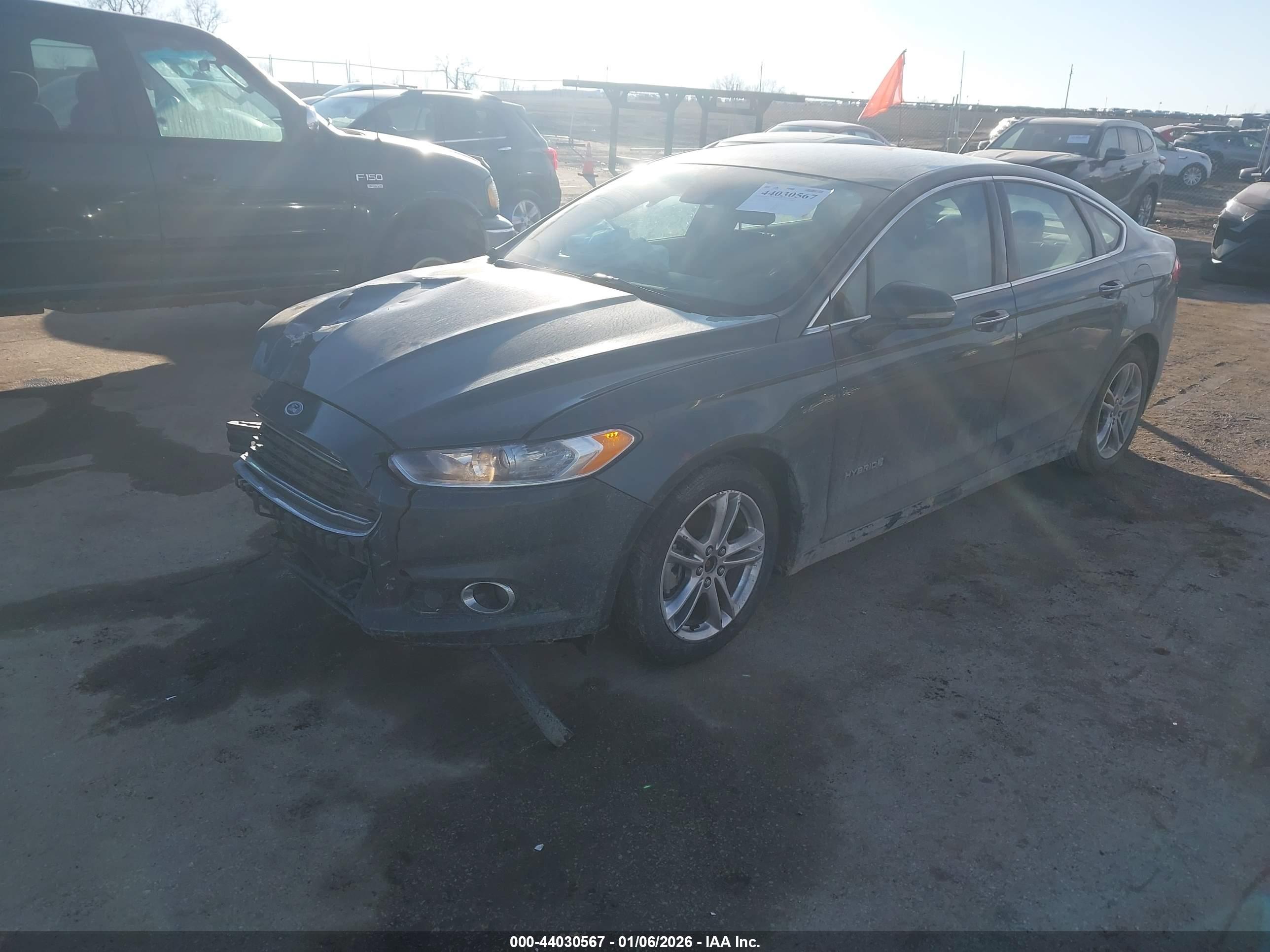 FORD FUSION image 2