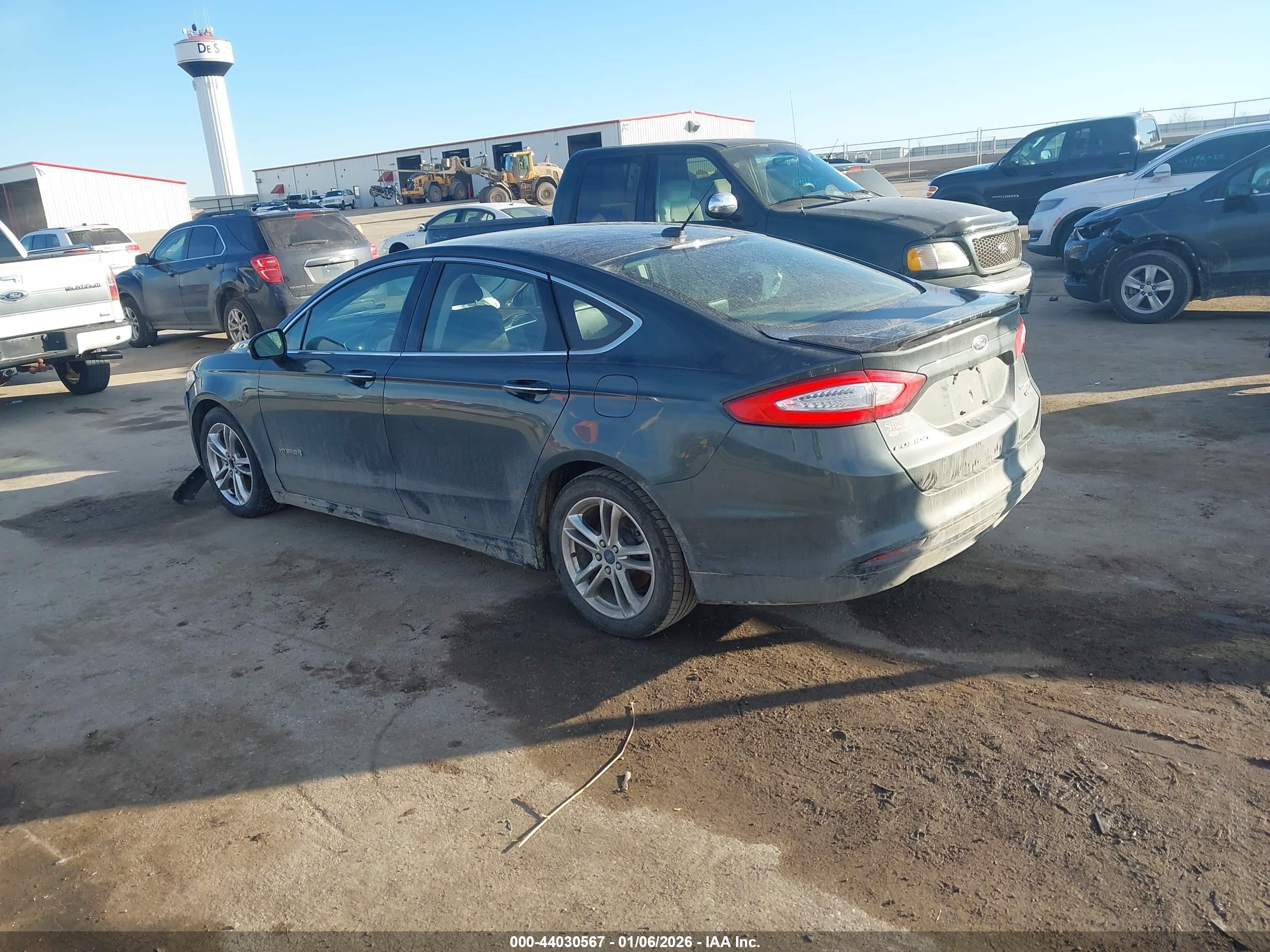 FORD FUSION image 3