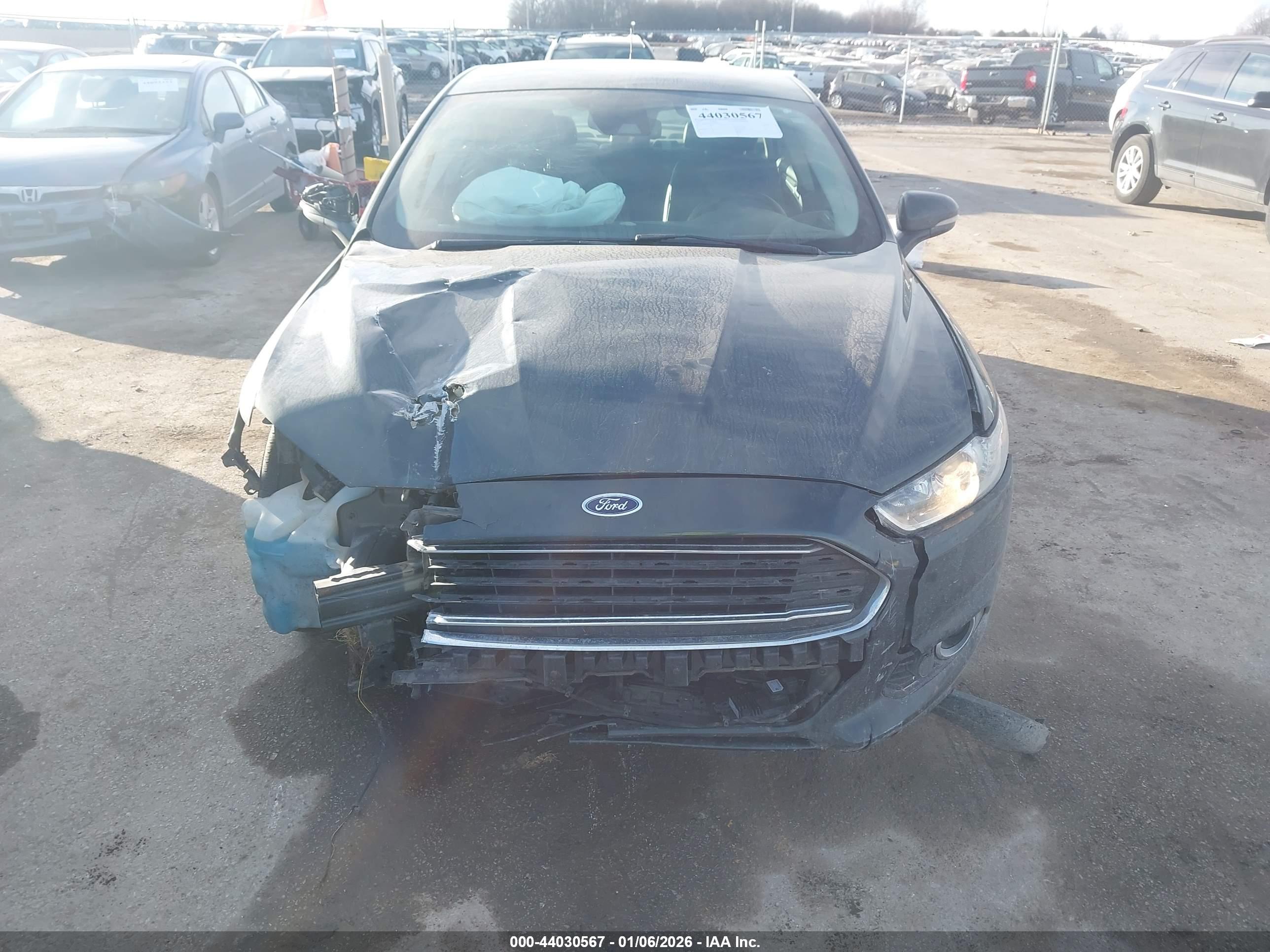 FORD FUSION image 6