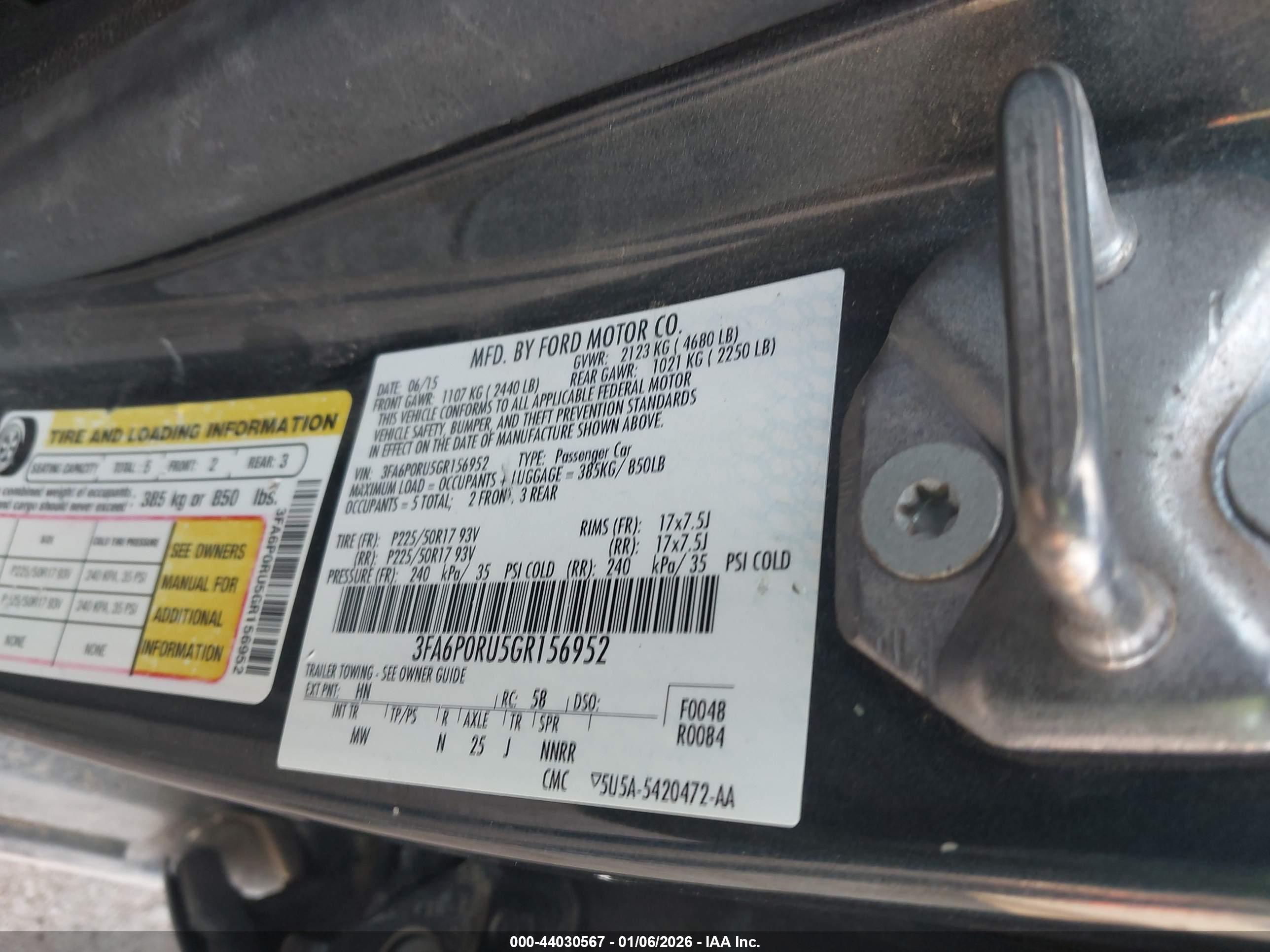 FORD FUSION image 9