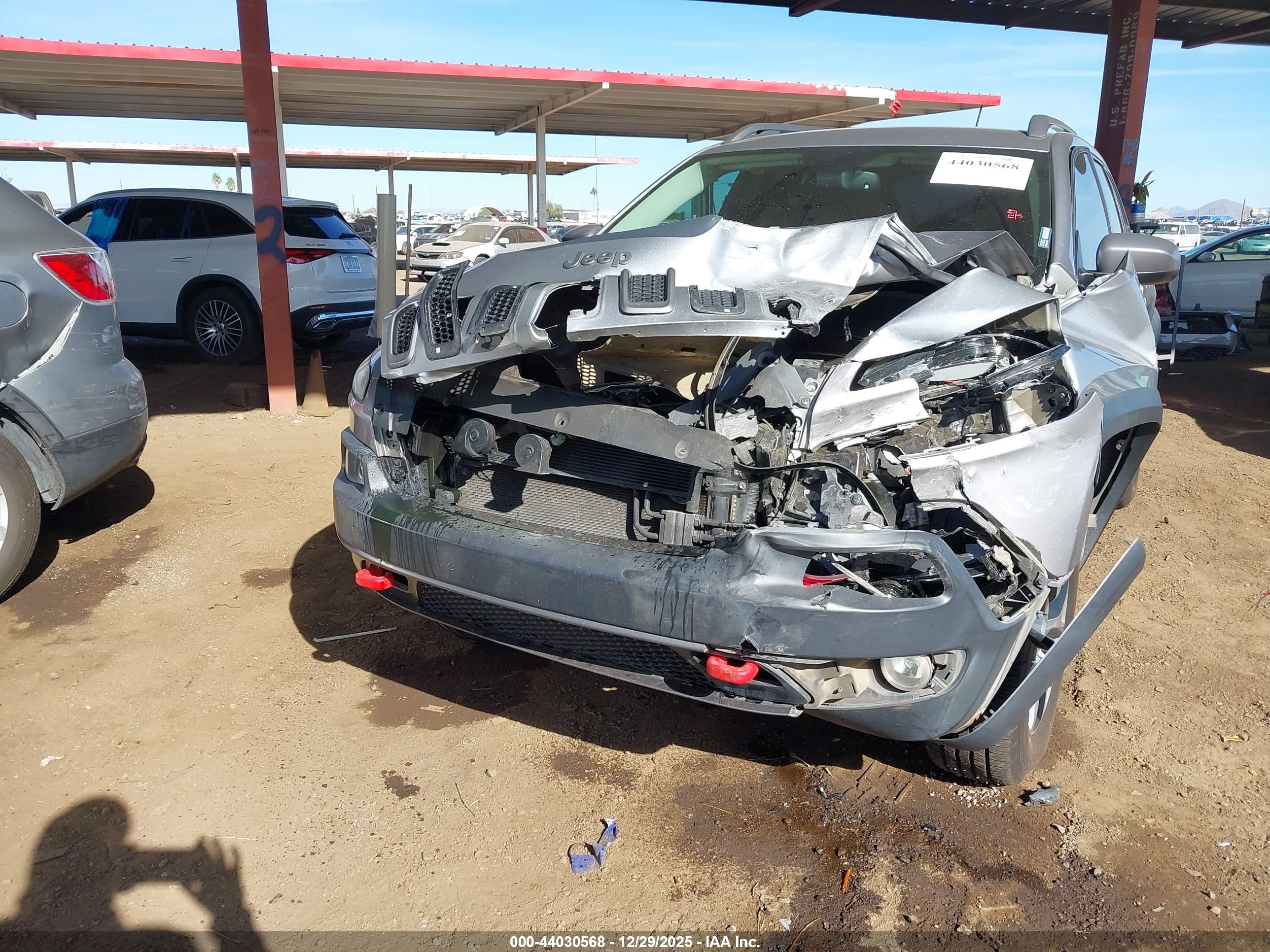 JEEP CHEROKEE image 6