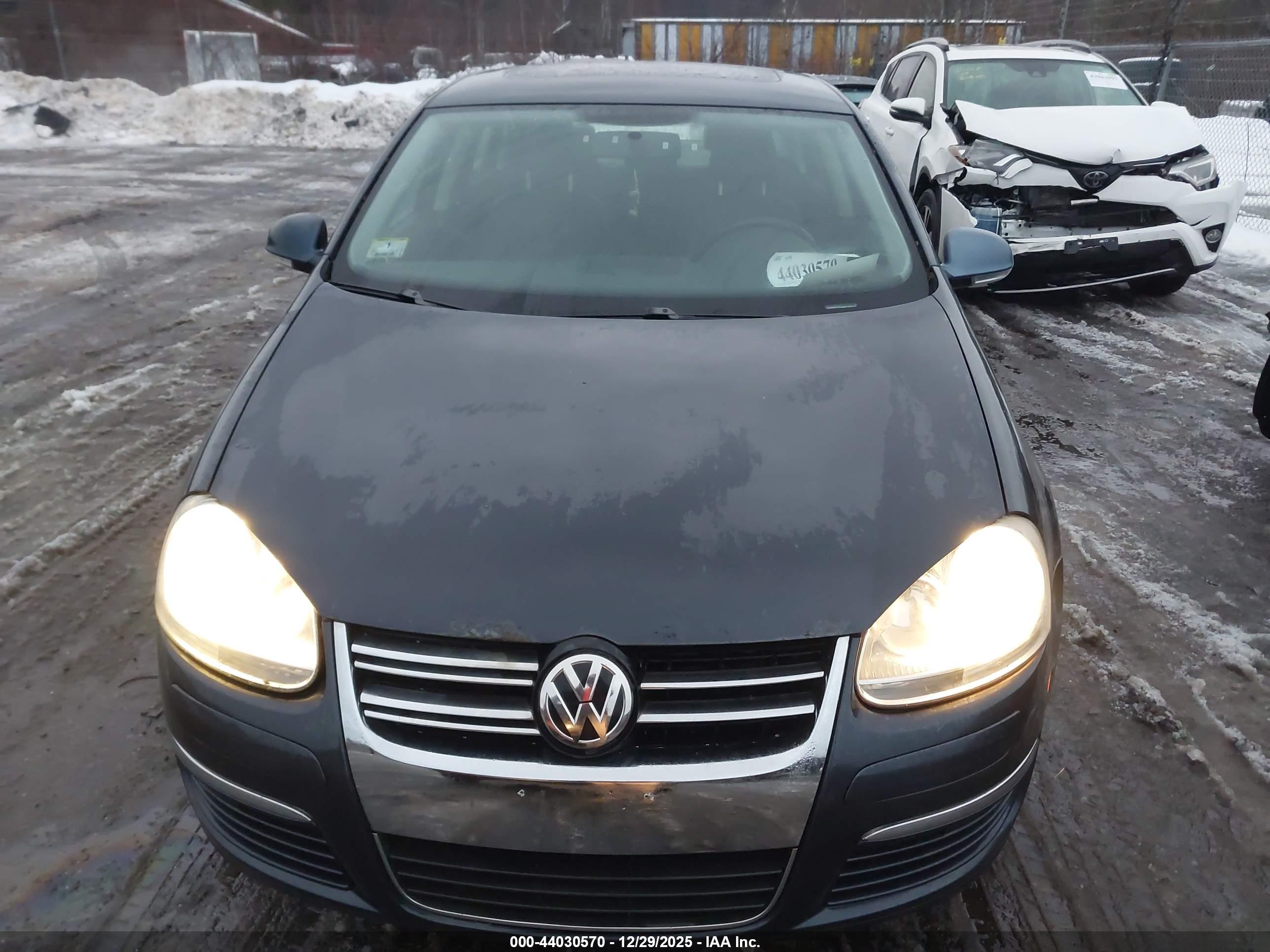 VOLKSWAGEN JETTA image 10