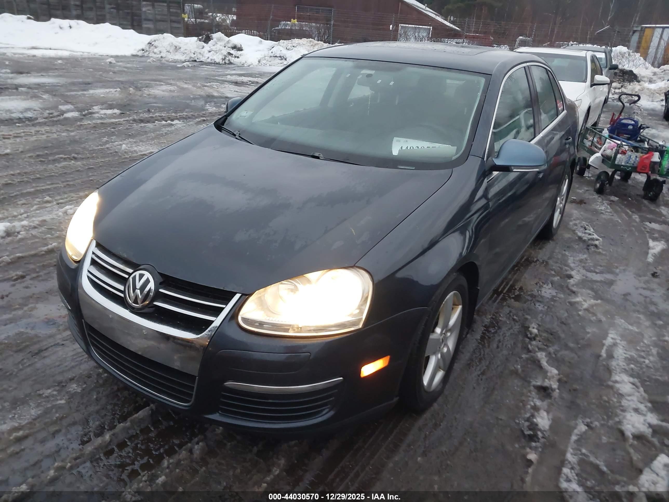 VOLKSWAGEN JETTA image 2