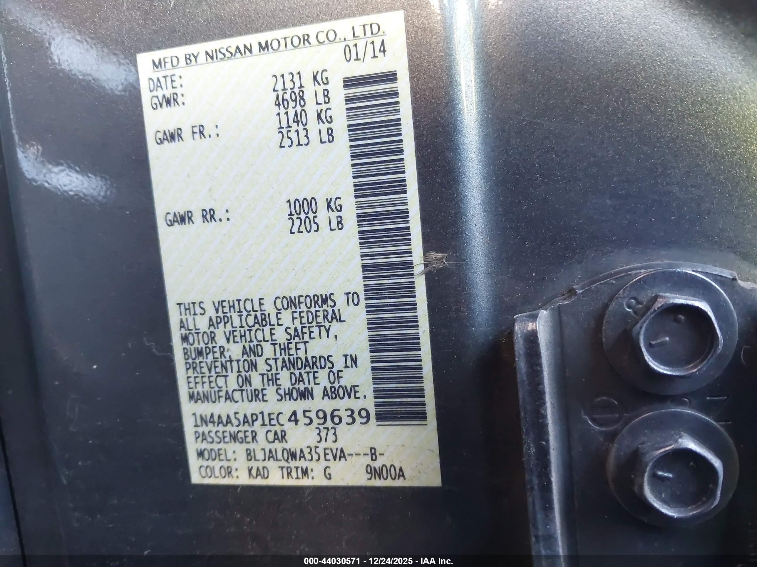 NISSAN MAXIMA image 9