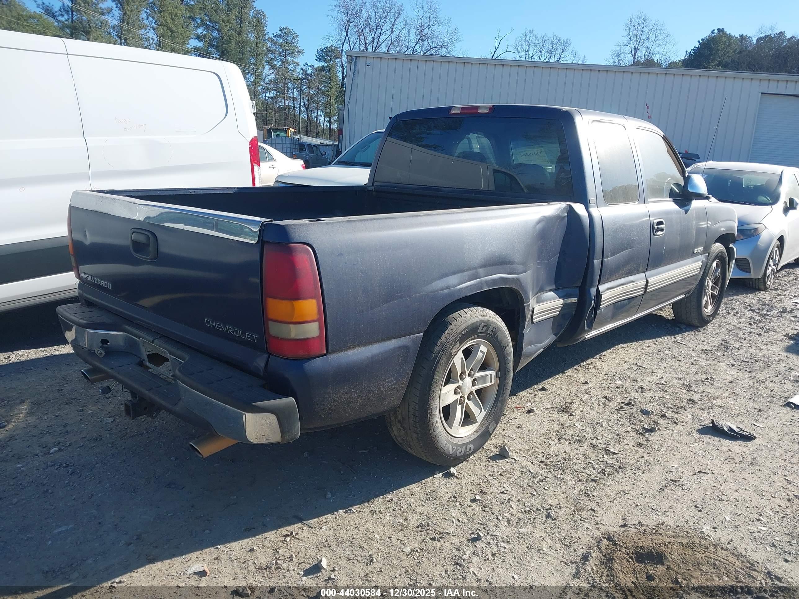 CHEVROLET SILVERADO image 4