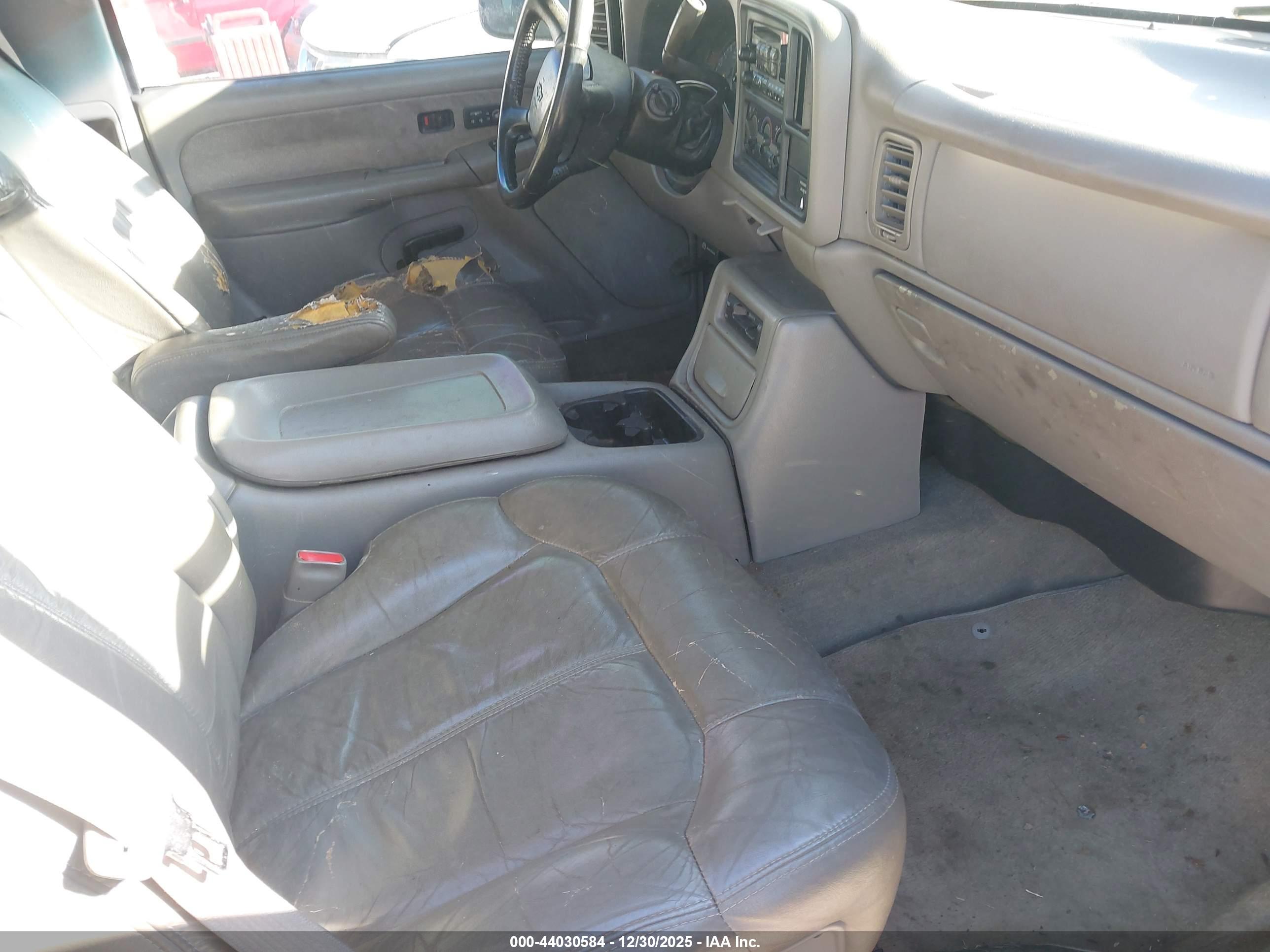 CHEVROLET SILVERADO image 5