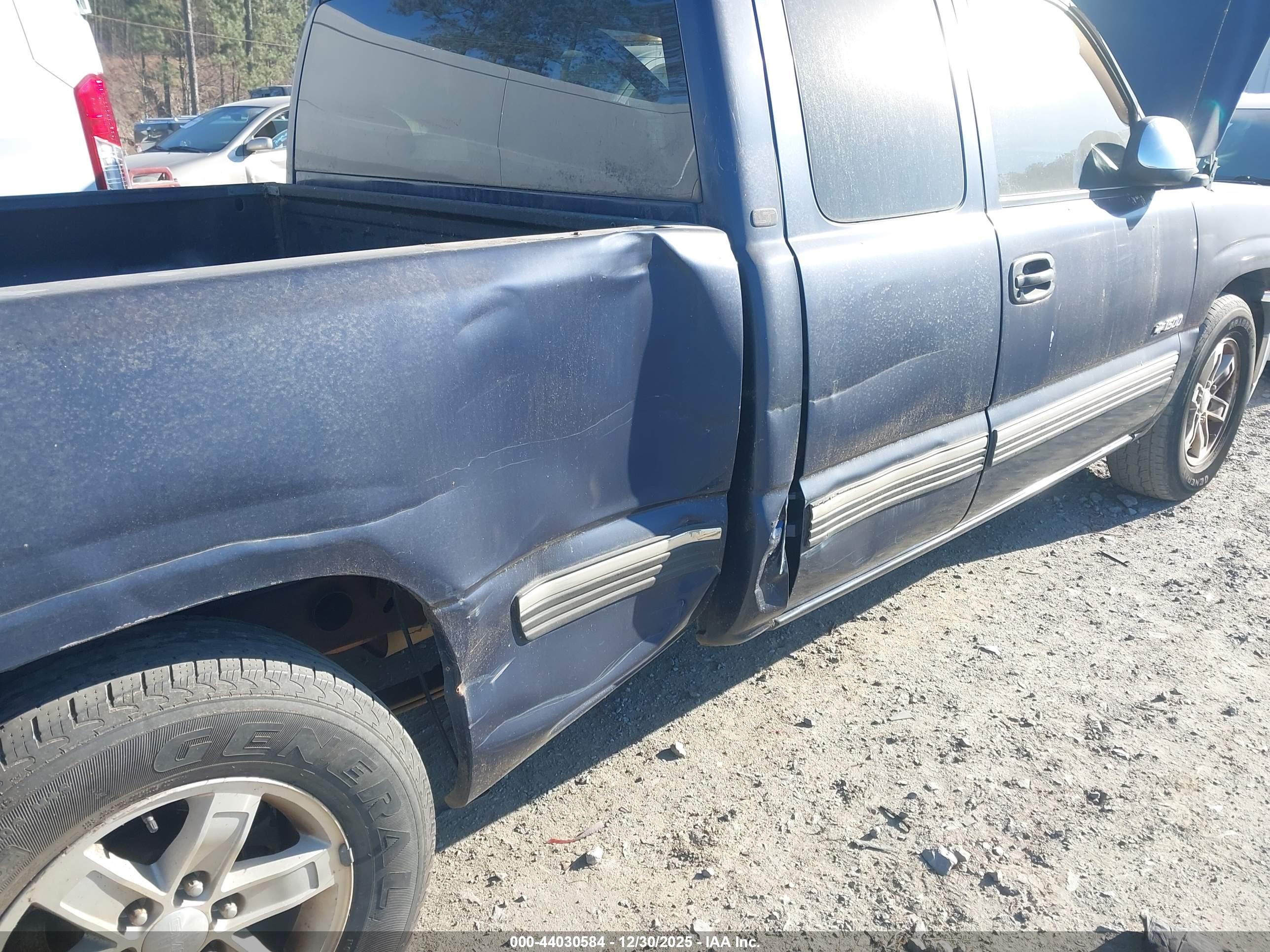CHEVROLET SILVERADO image 6